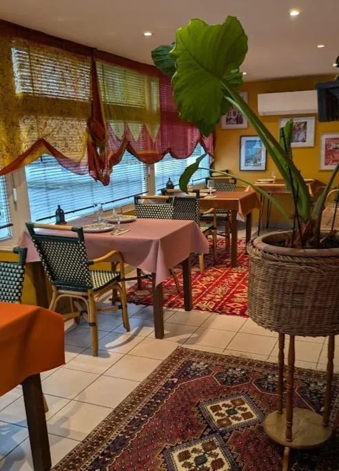 Restaurant/places to eat in Le vent des globes