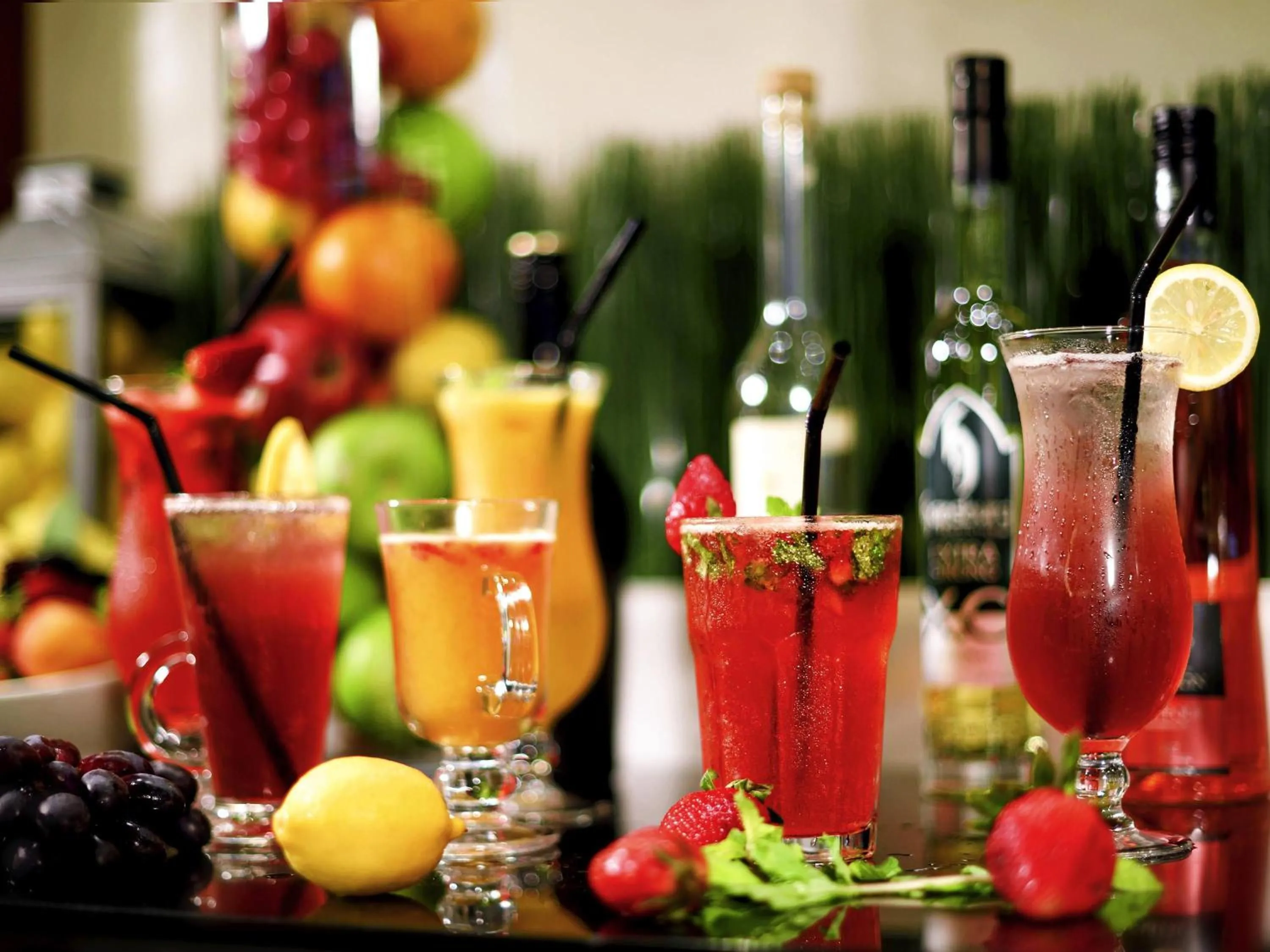 Lounge or bar in Mercure Gold Hotel Jumeirah Dubai by Accor