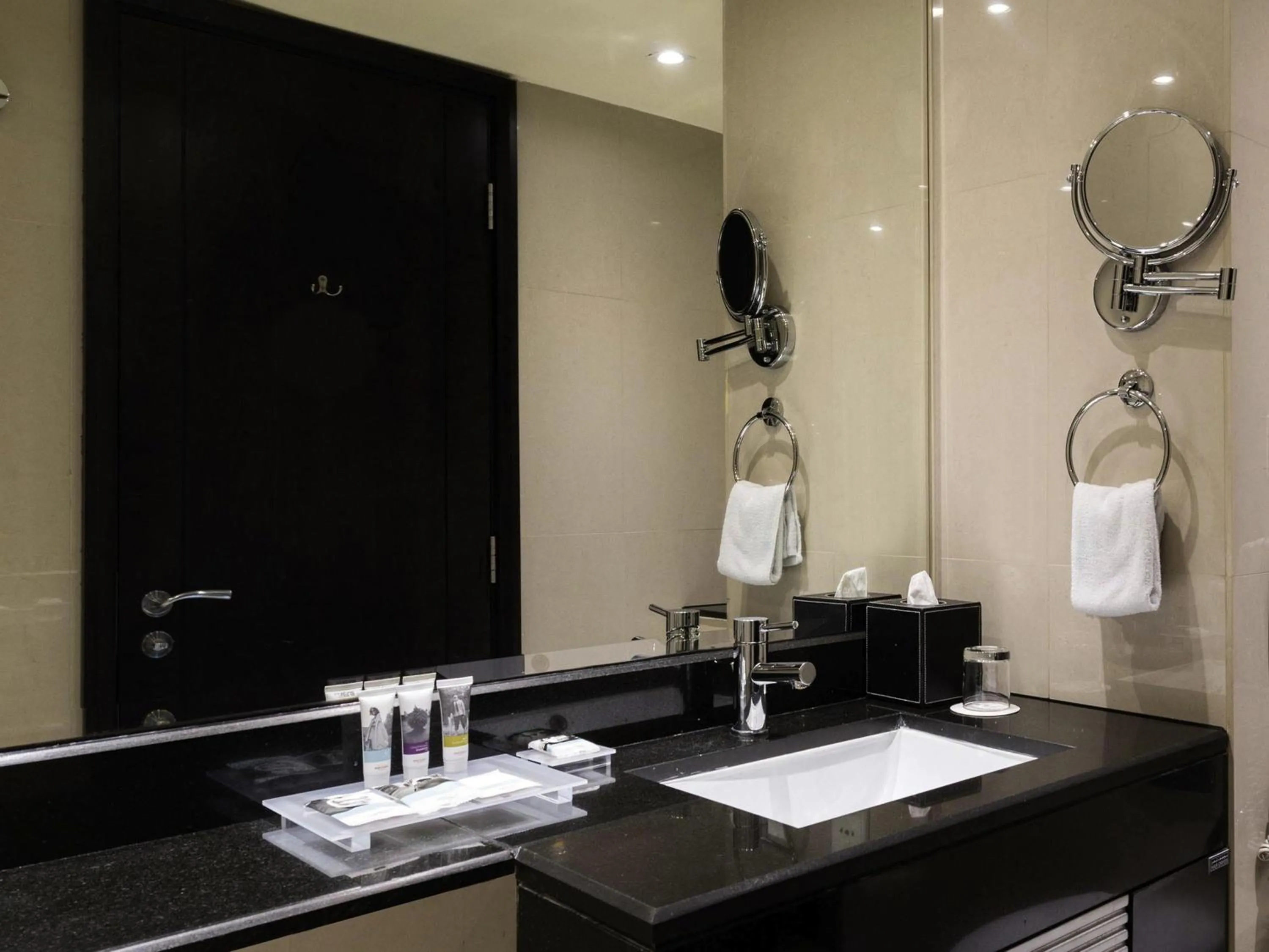 Bedroom in Mercure Gold Hotel Jumeirah Dubai by Accor