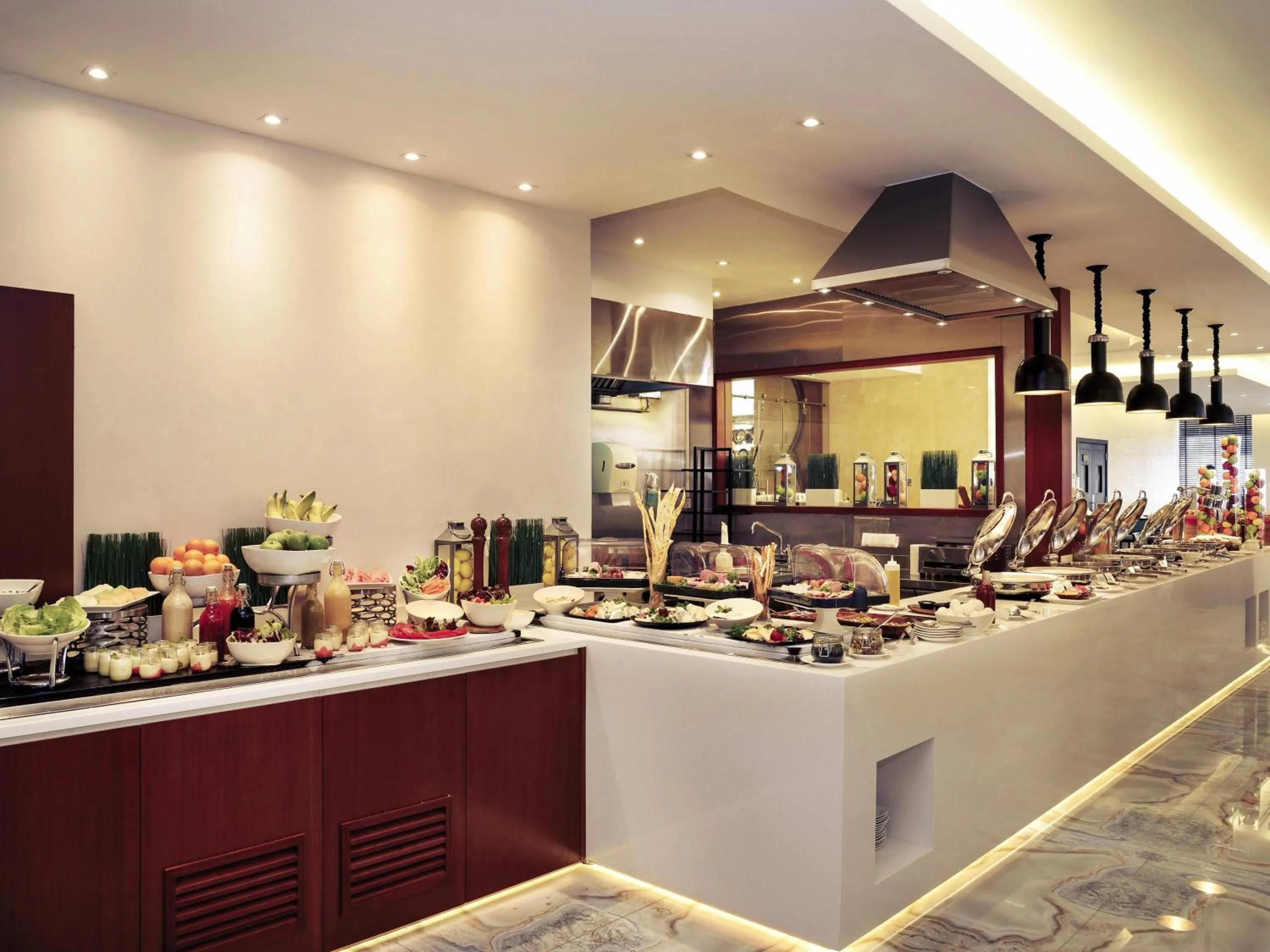 Restaurant/places to eat in Mercure Gold Hotel Jumeirah Dubai by Accor