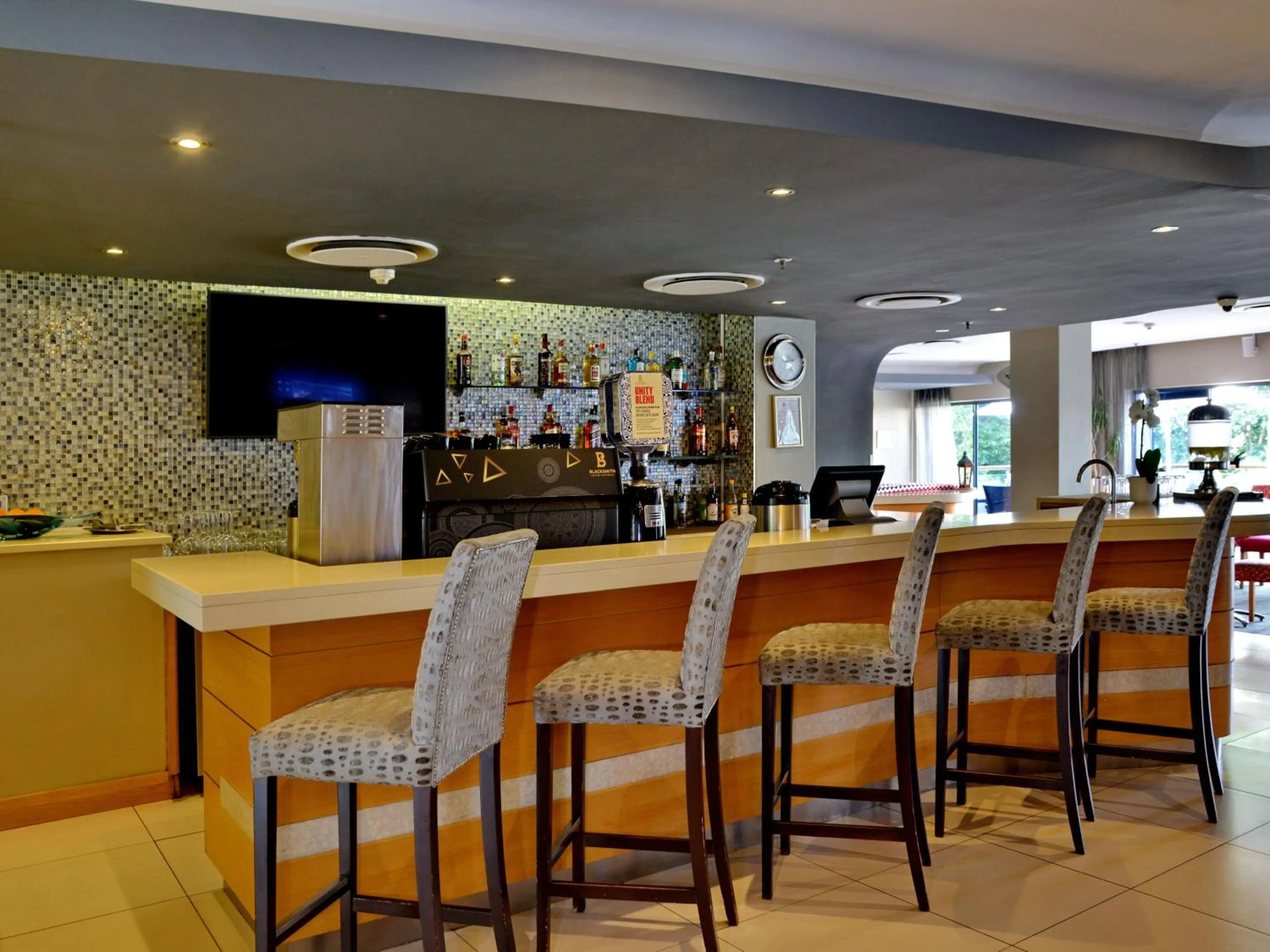 Lounge or bar in ANEW Hotel Roodepoort Johannesburg