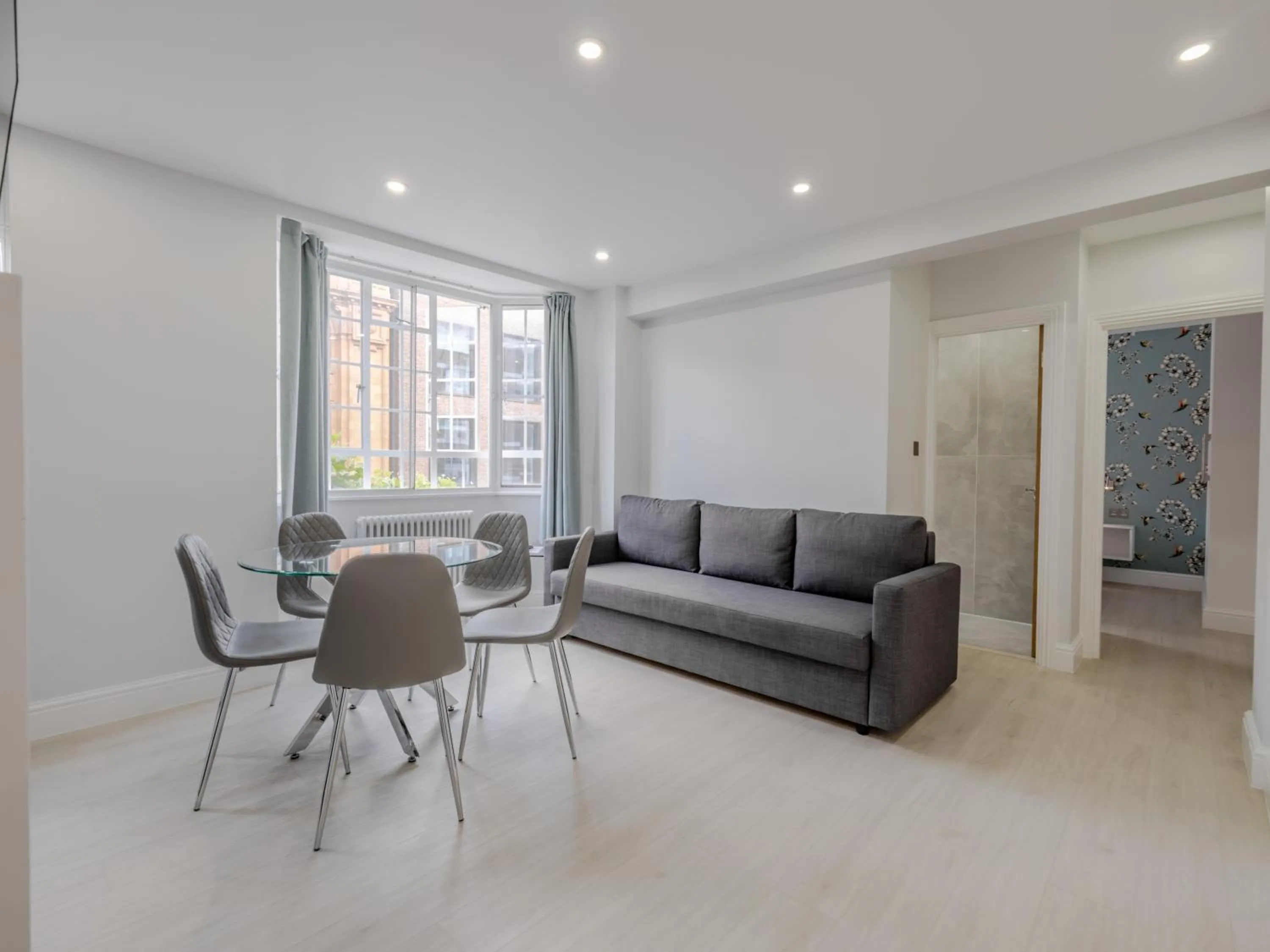 One-Bedroom Apartment in Chelsea Cloisters Serviced Apartments