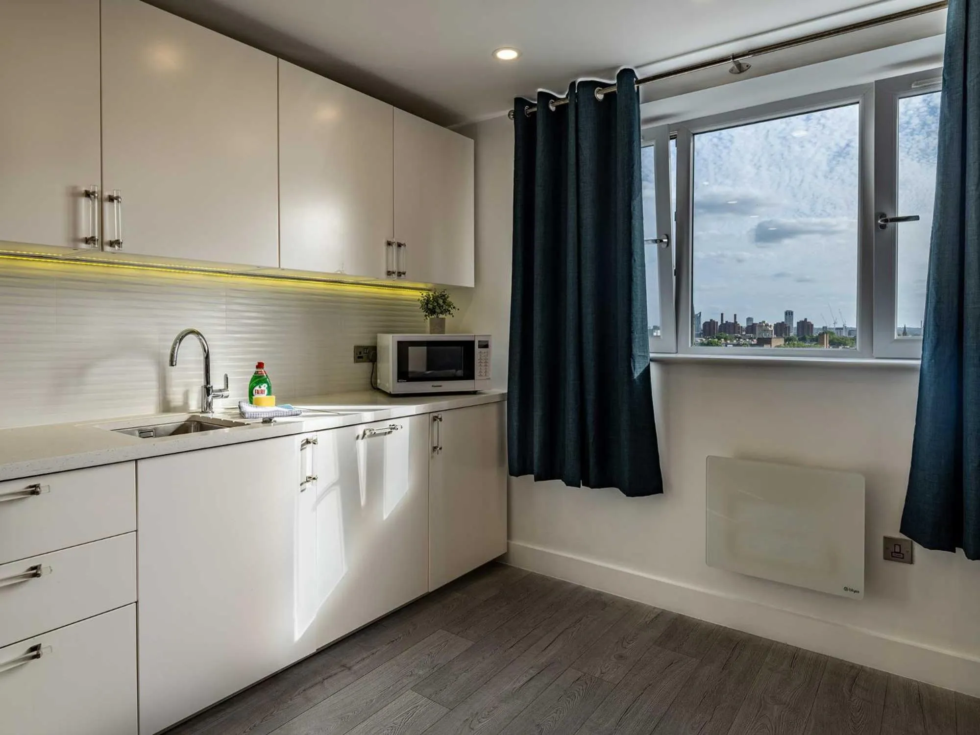 Kitchen or kitchenette in Chelsea Cloisters Serviced Apartments
