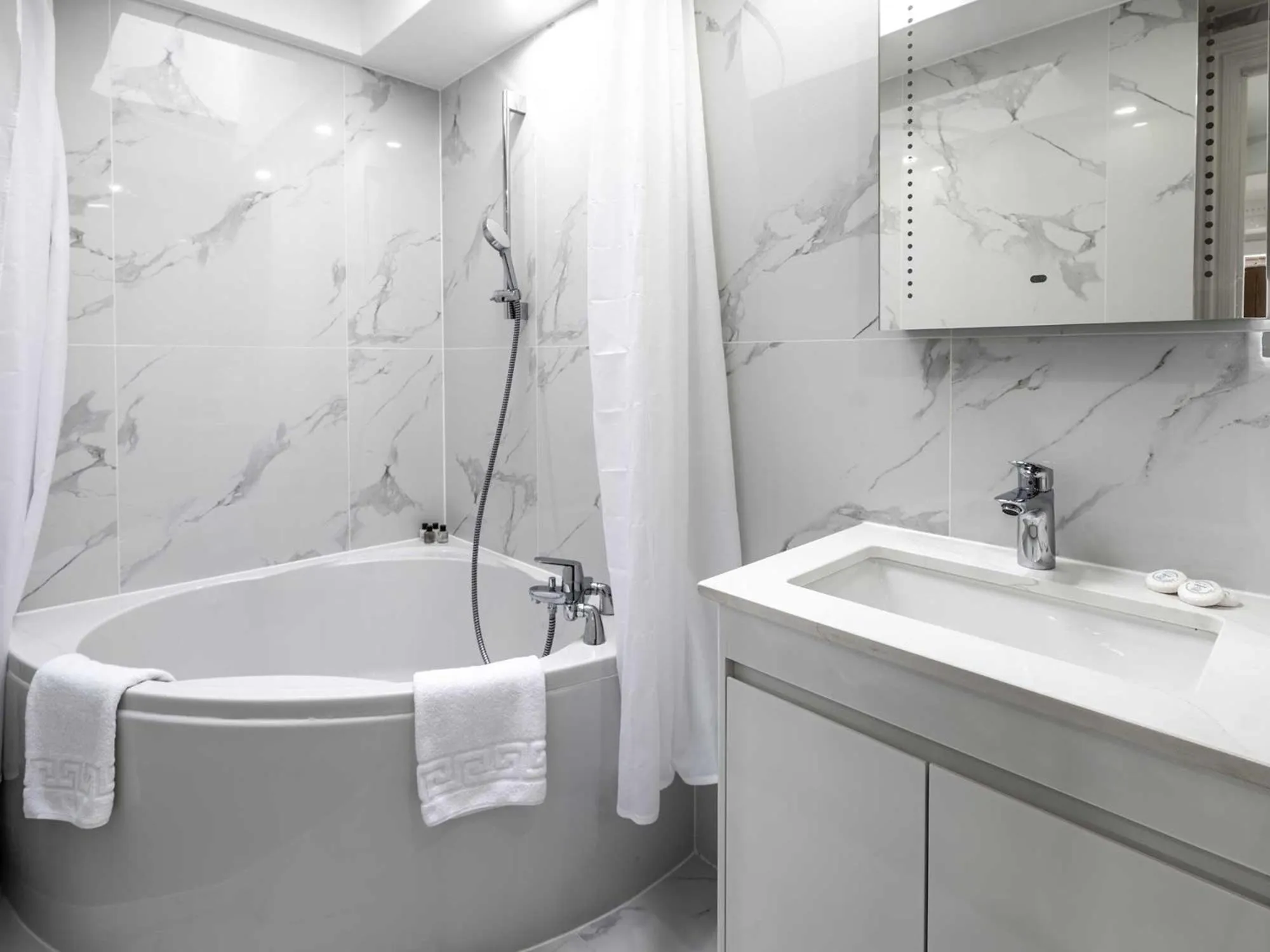 Shower in Chelsea Cloisters Serviced Apartments