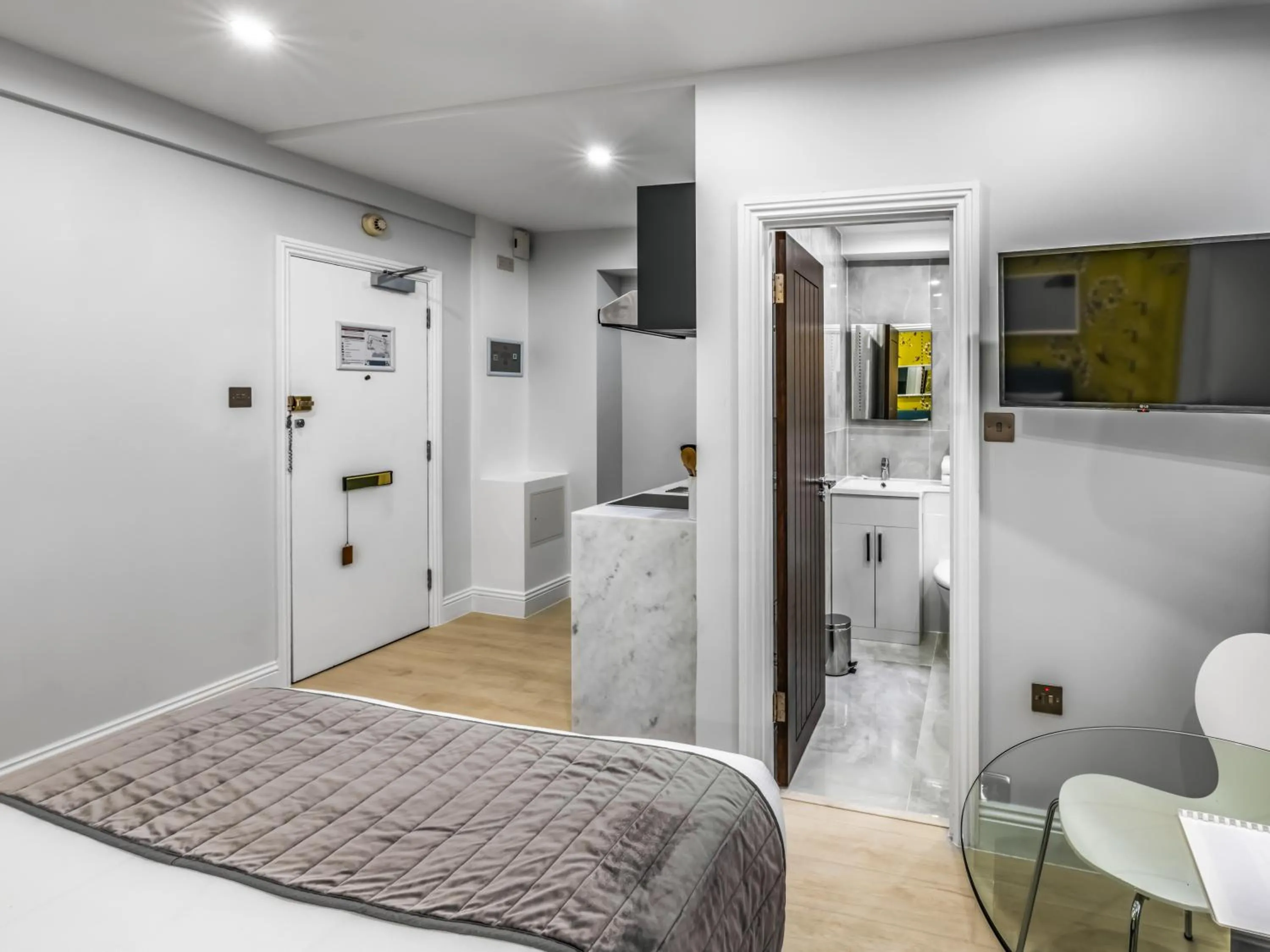 Bedroom, Bed in Chelsea Cloisters Serviced Apartments