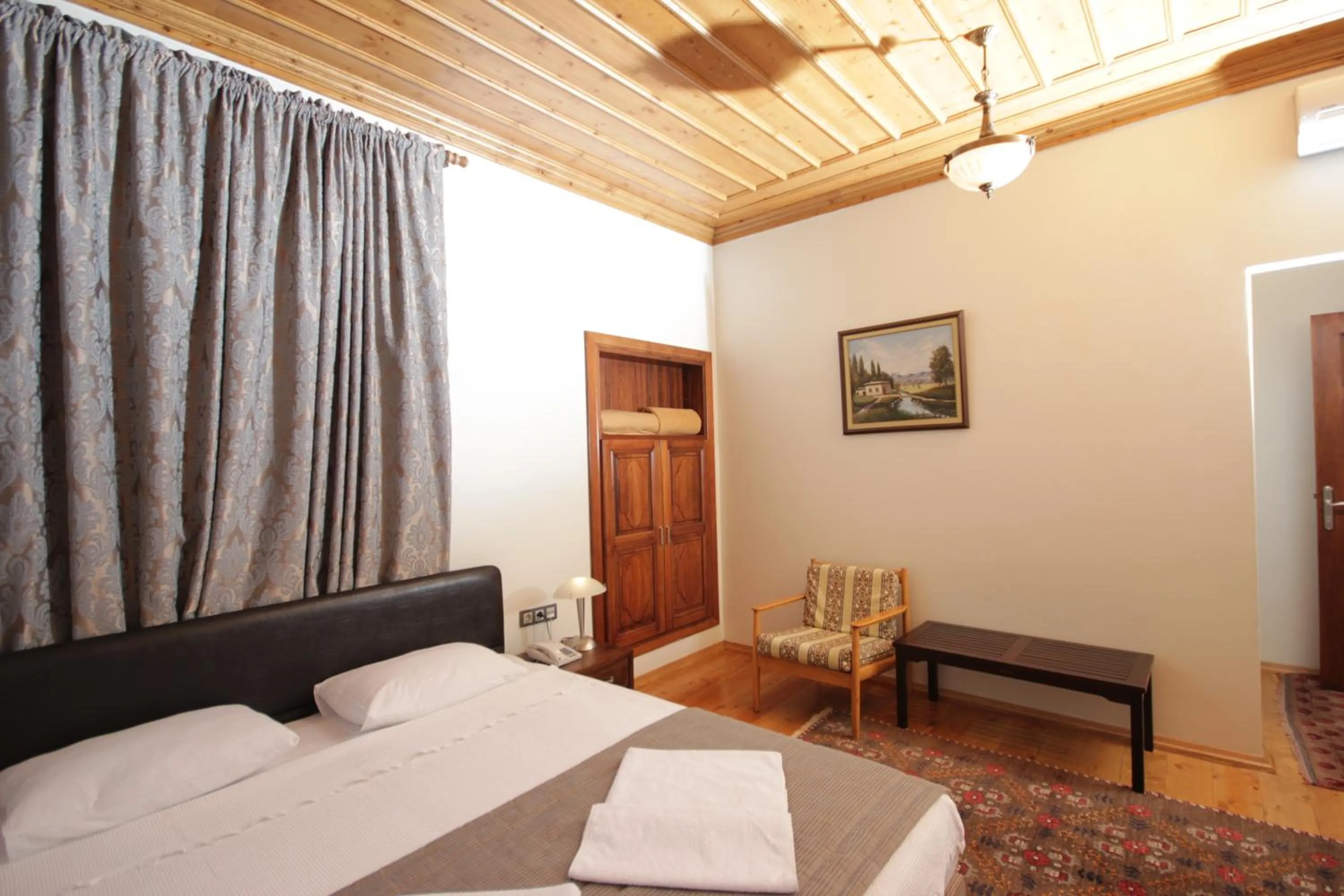 Photo of the whole room, Bed in Konya Dervish Hotel