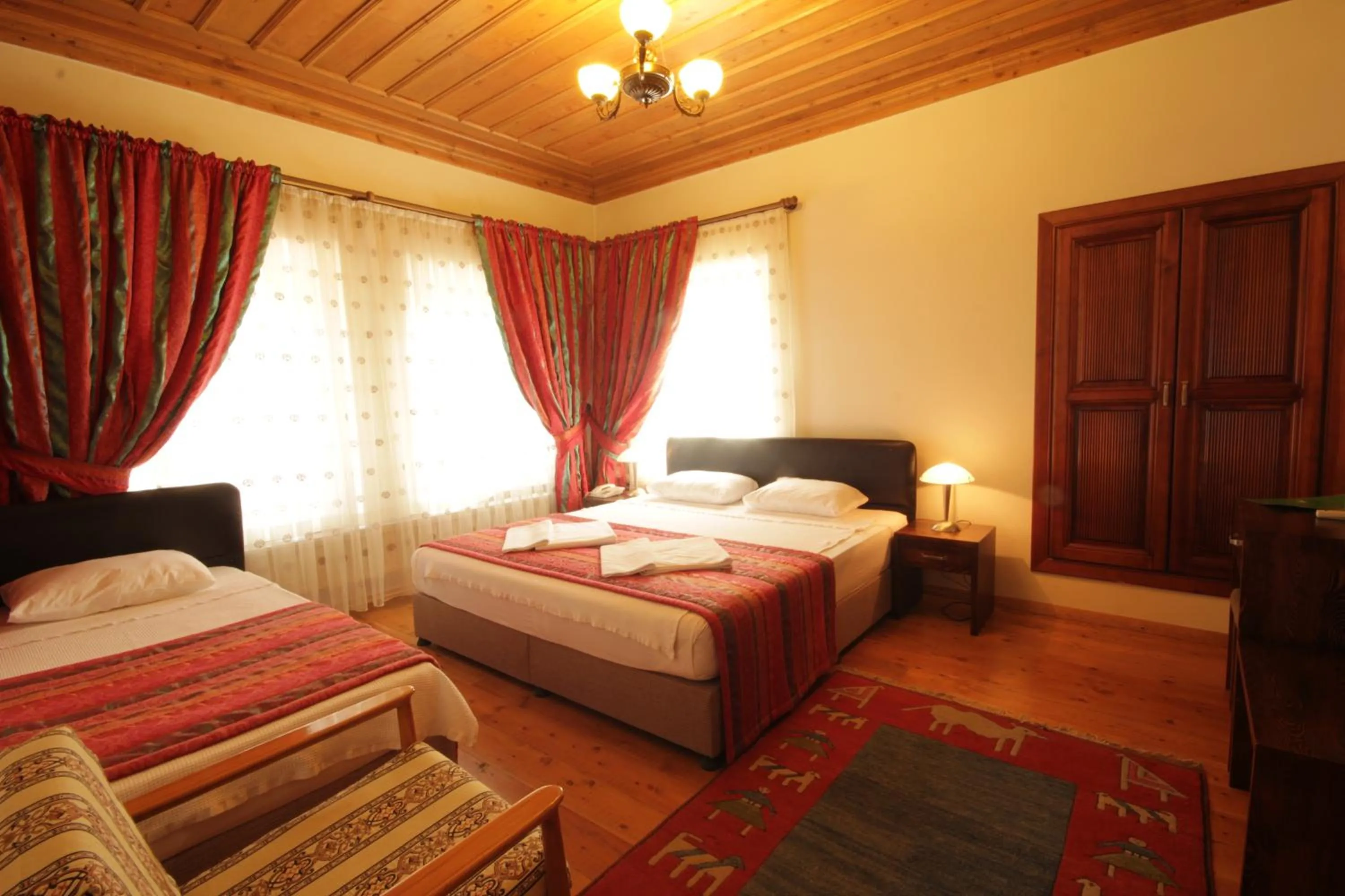 Photo of the whole room, Bed in Konya Dervish Hotel