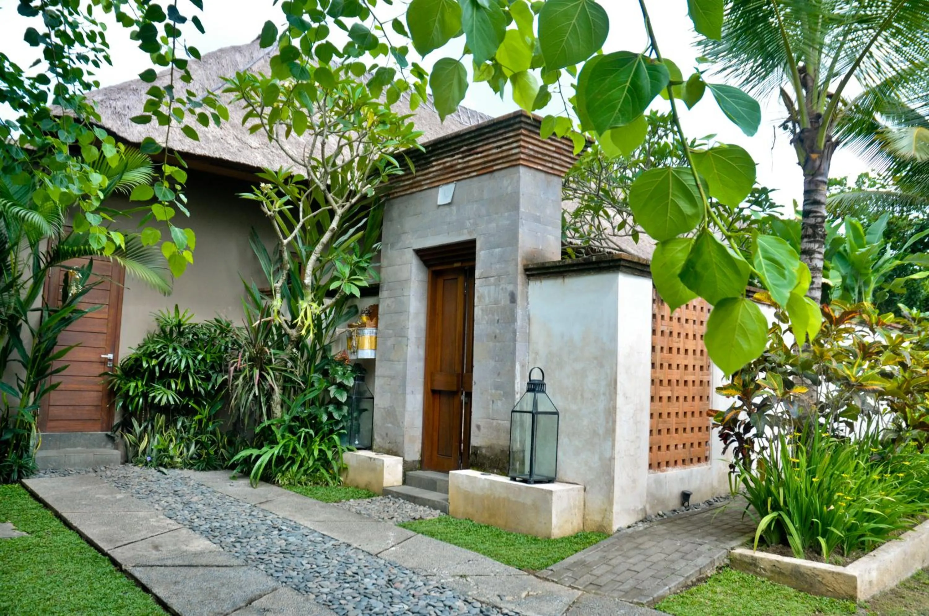 Facade/entrance in Luwak Estate