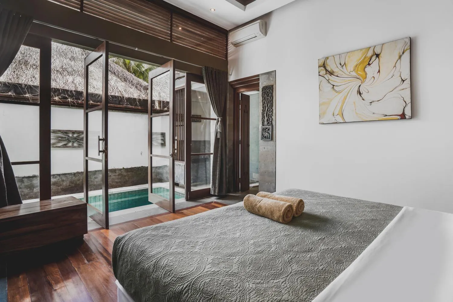 Bedroom, Bed in Luwak Estate