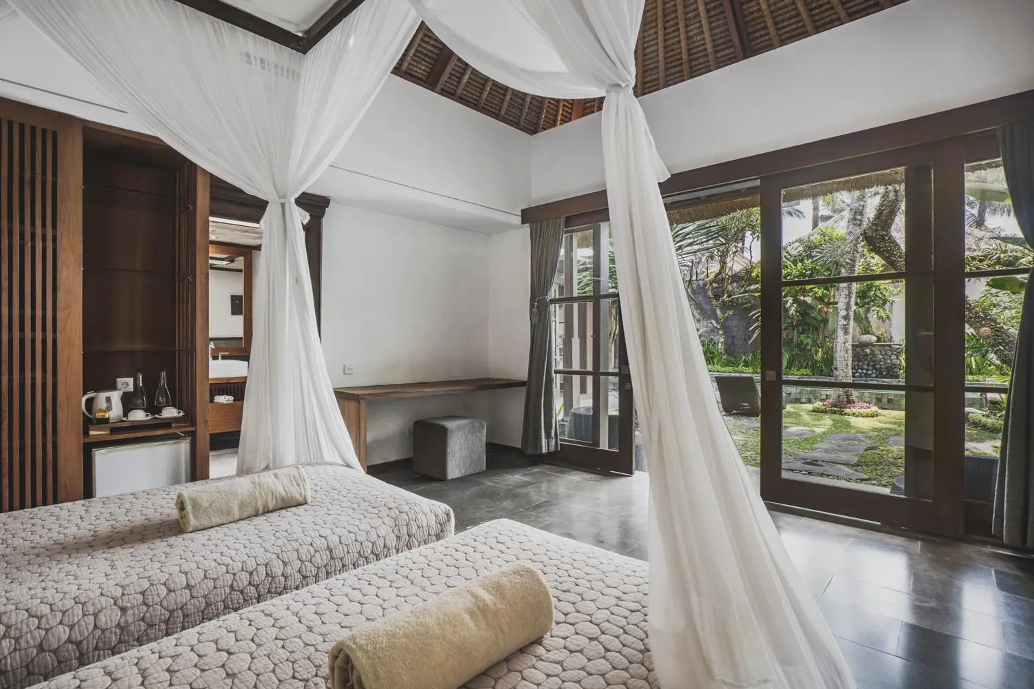 Bedroom, Bed in Luwak Estate