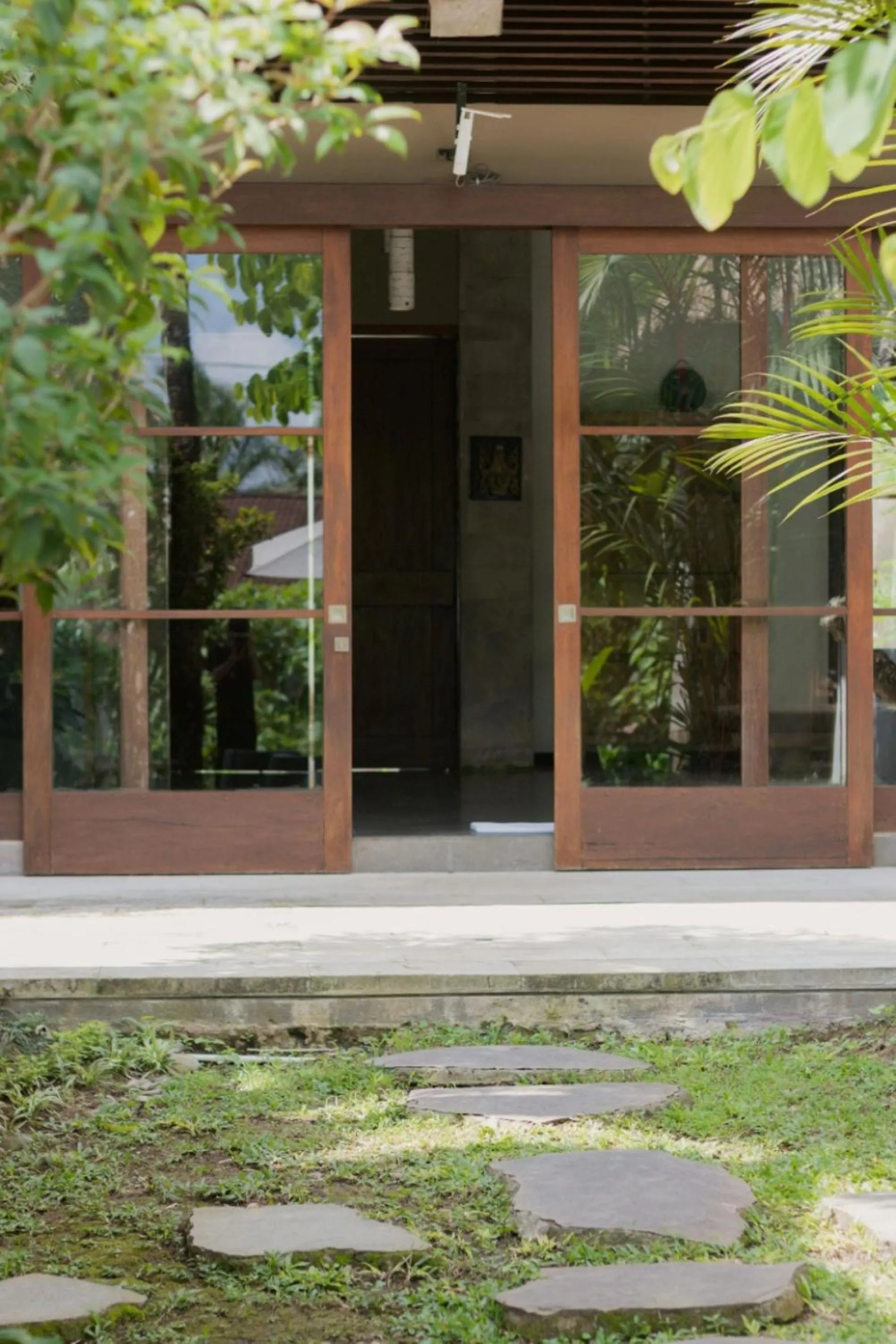 Facade/entrance in Luwak Estate