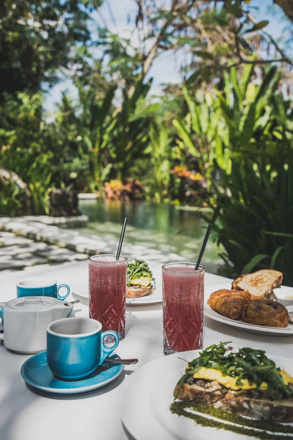 Restaurant/places to eat in Luwak Estate