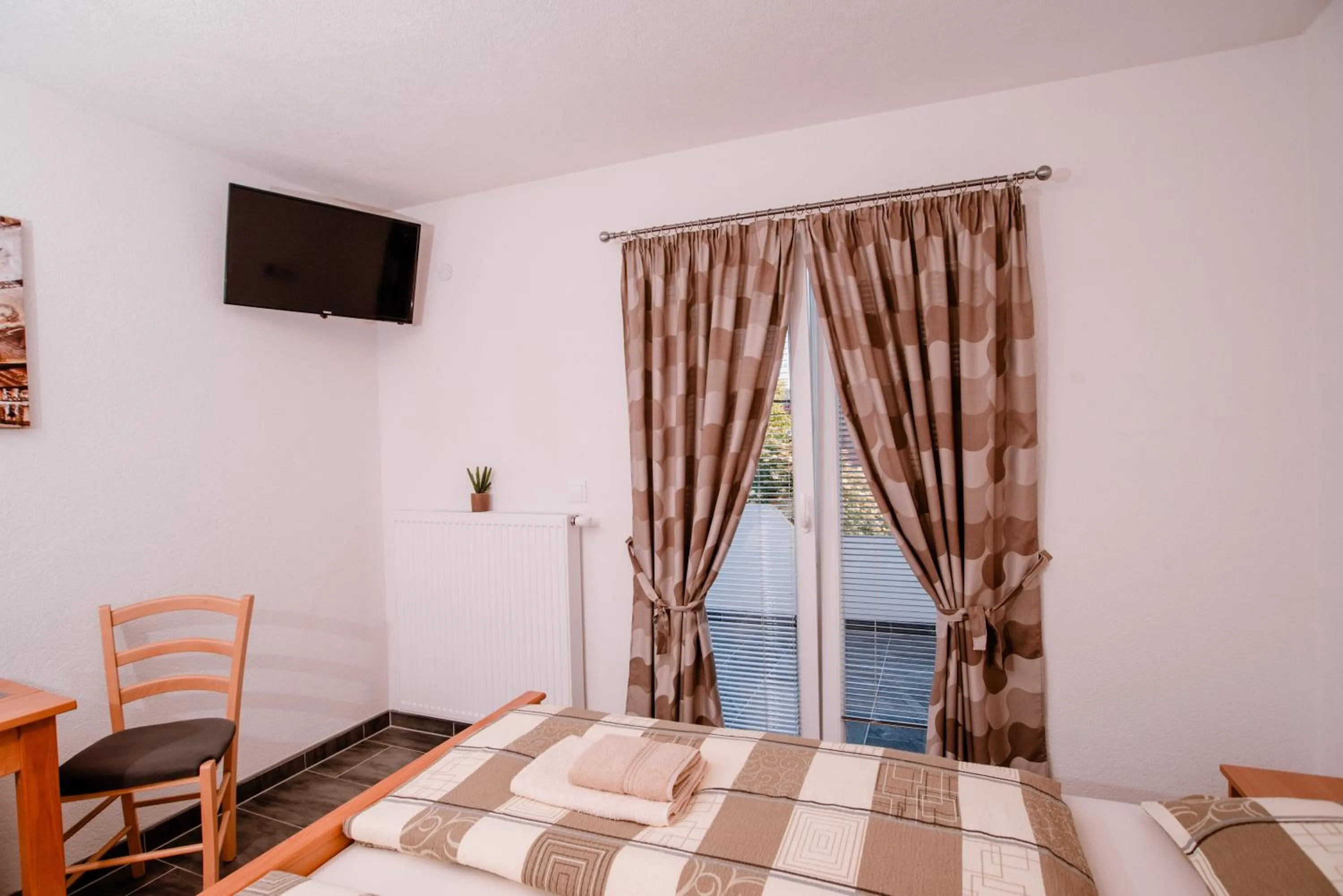 Bed in House Karakas