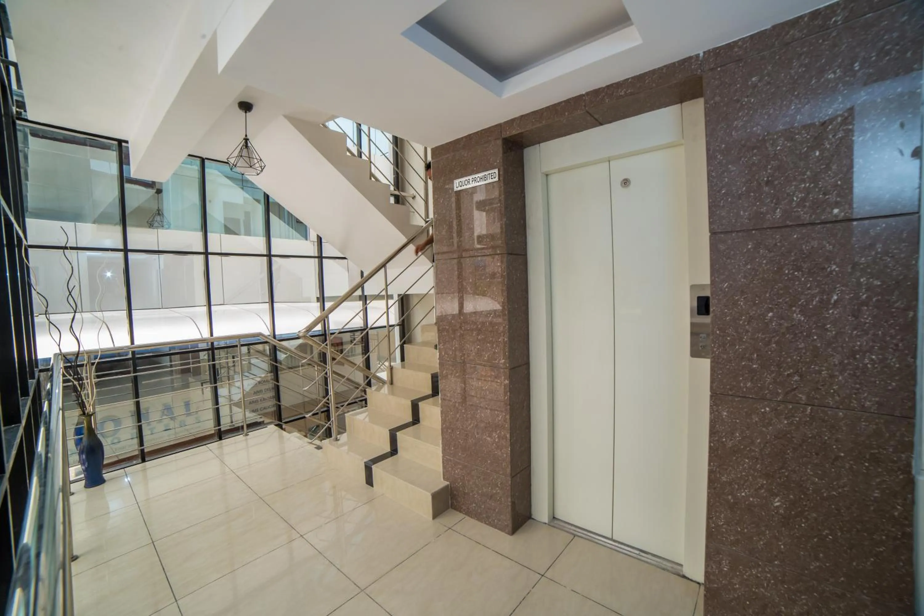 Area and facilities in South Gate Residency