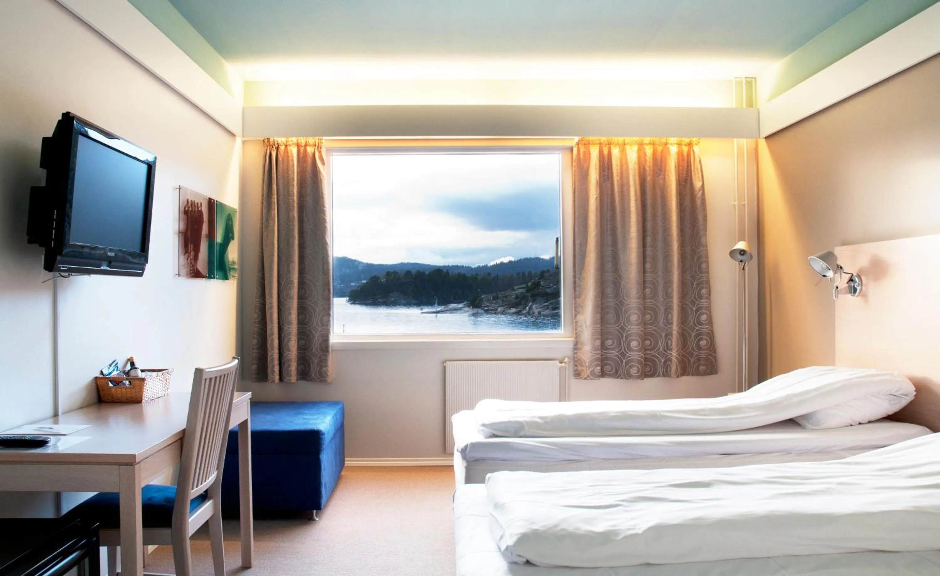 Photo of the whole room, Bed in Oscarsborg Castle Hotel & Resort