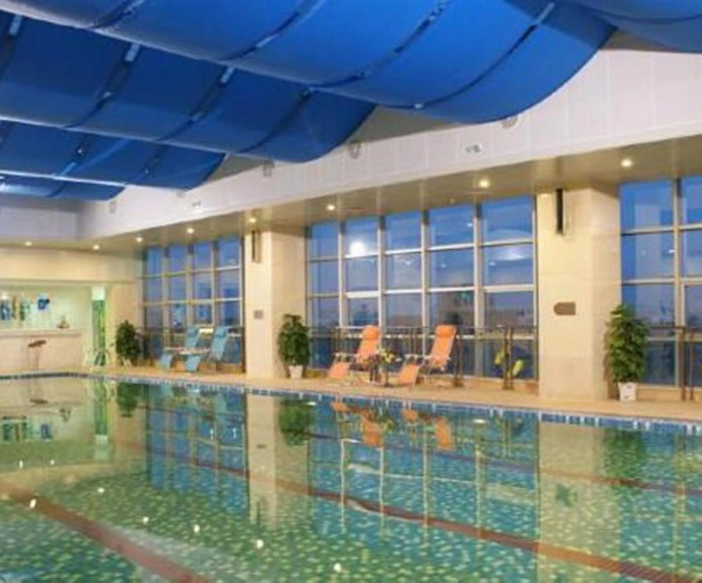 Swimming pool in Ramada Plaza by Wyndham Hangzhou Riverside