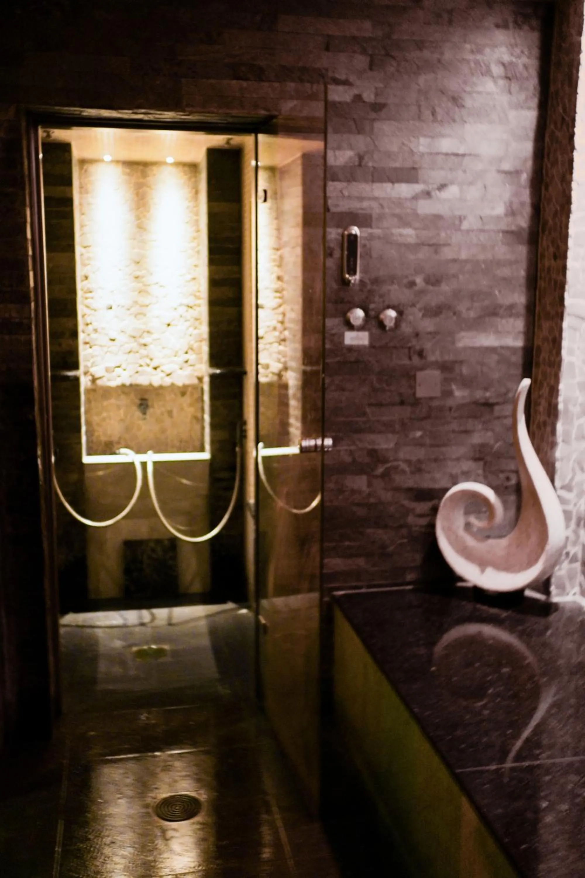 Spa and wellness centre/facilities in De Vere Cotswold Water Park