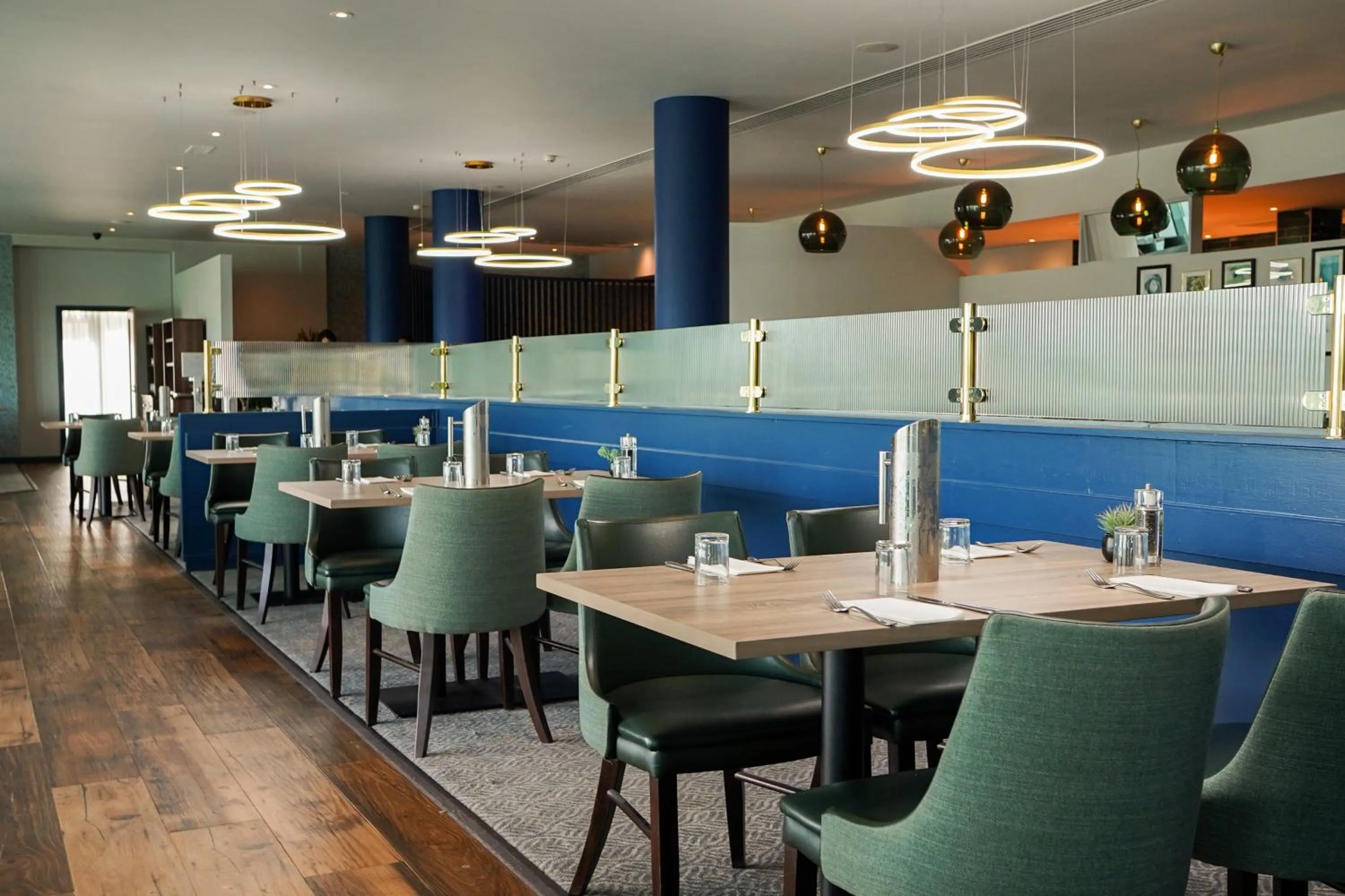 Restaurant/places to eat in De Vere Cotswold Water Park