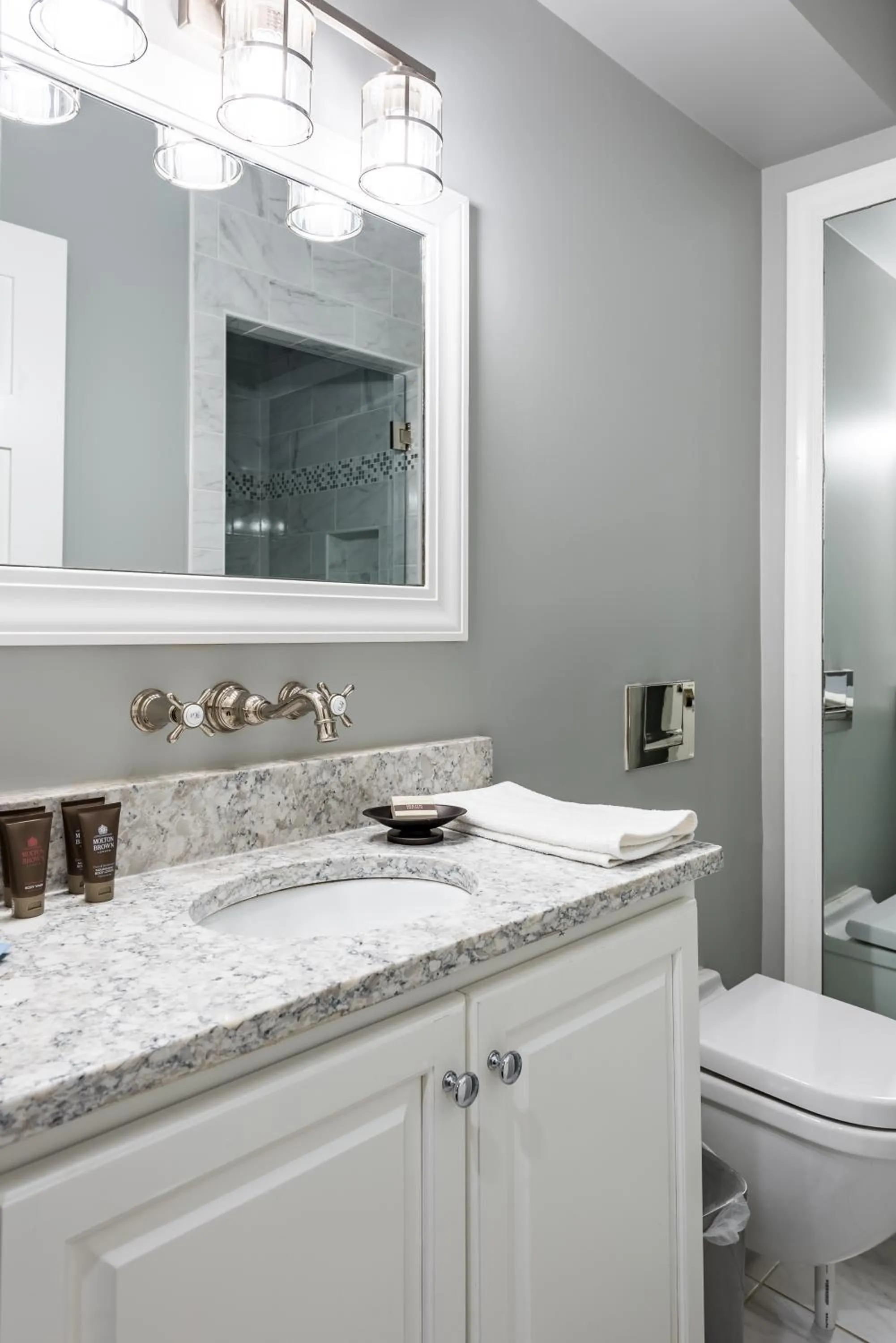 Toilet in The Quarters on Vendue