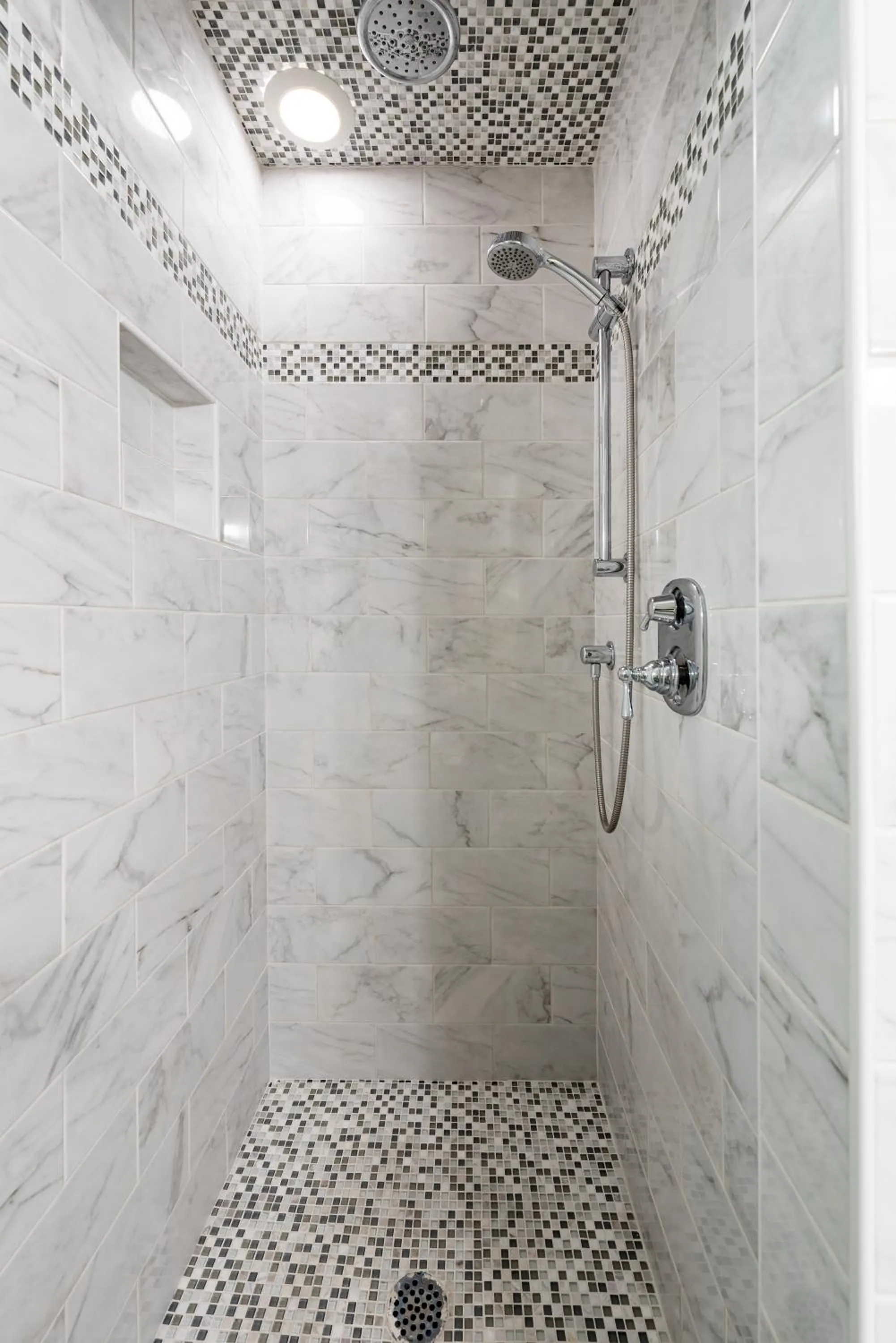 Shower in The Quarters on Vendue