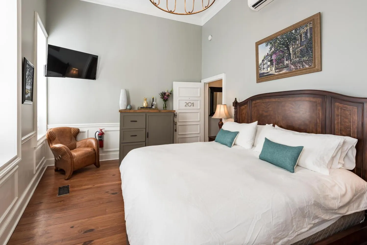 Bed in The Quarters on Vendue