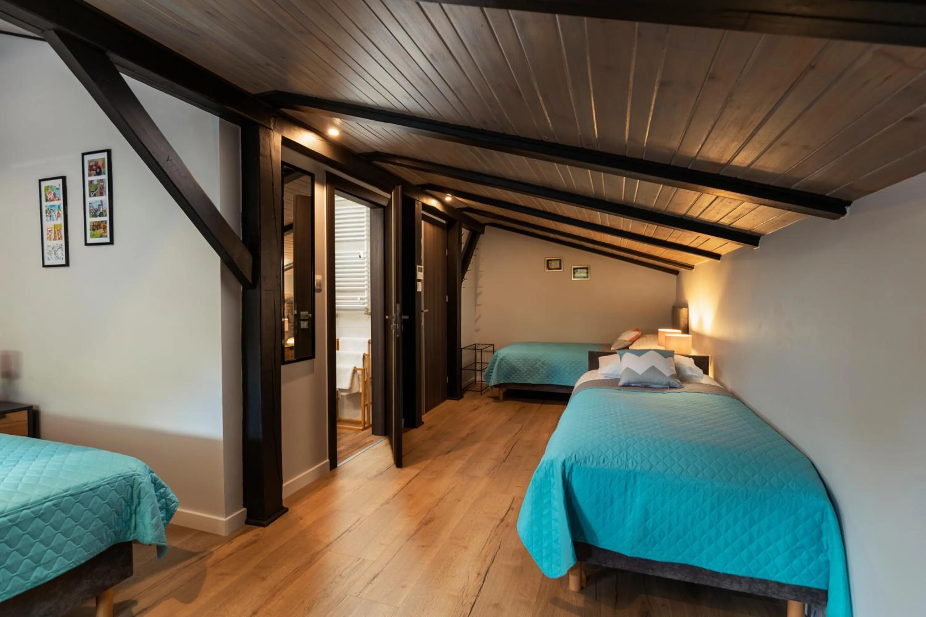 Bed in Villa Toscania-check in 24h