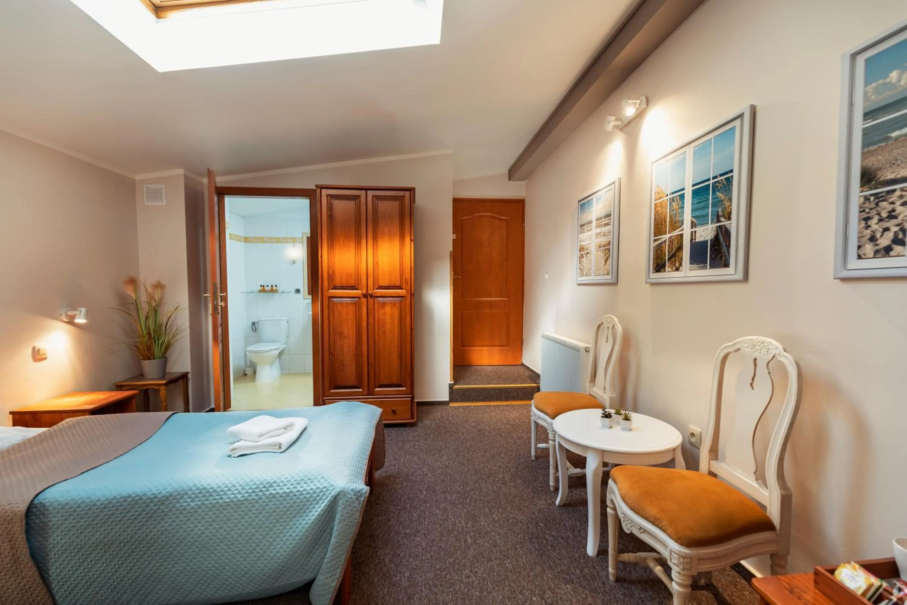 Bed in Villa Toscania-check in 24h