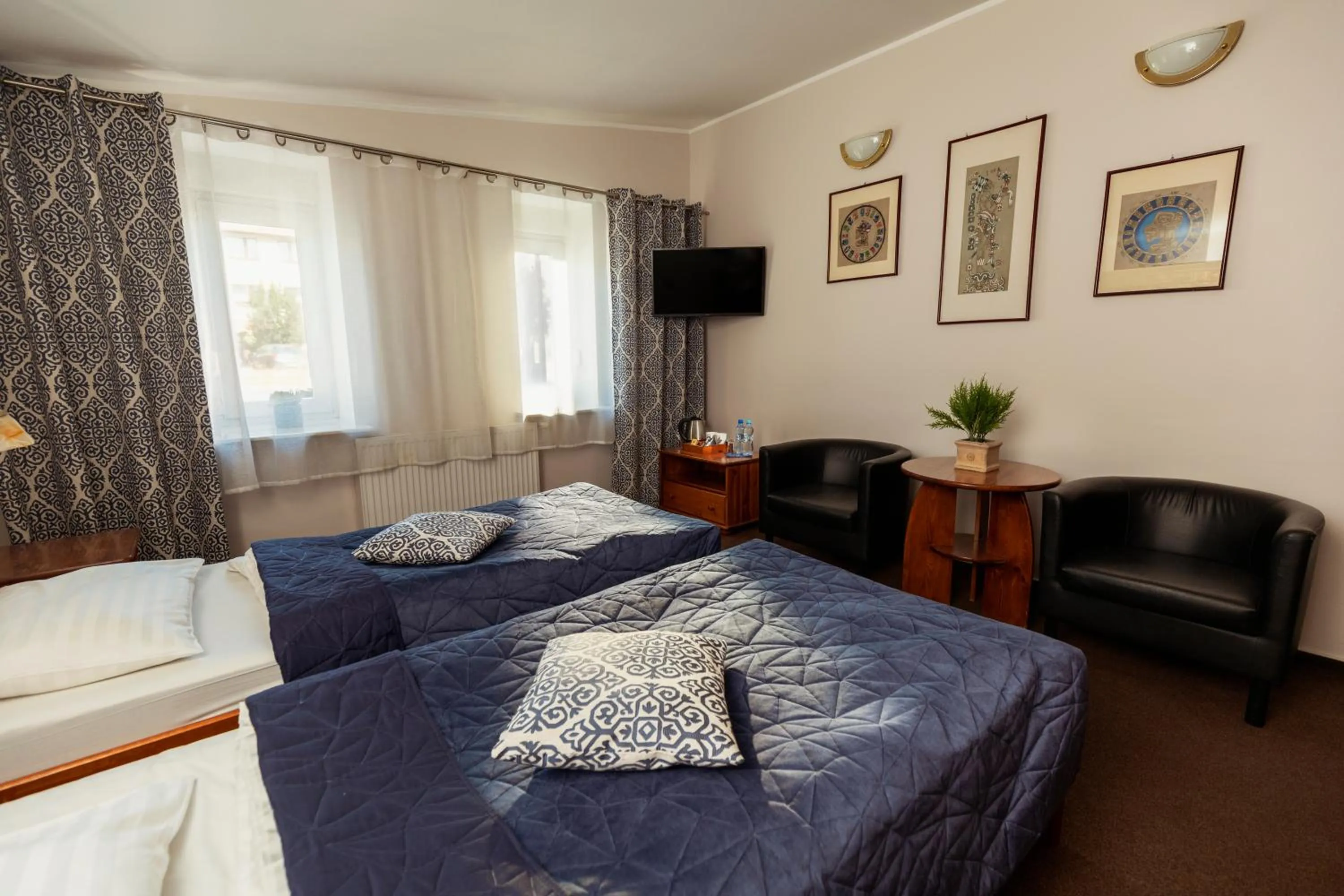 Bed in Villa Toscania-check in 24h