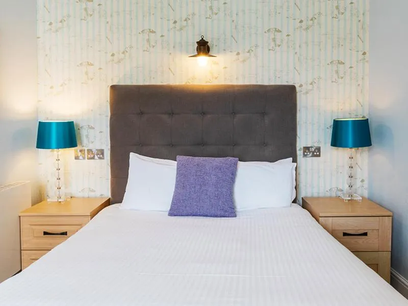 Bed in Greenbank Hotel