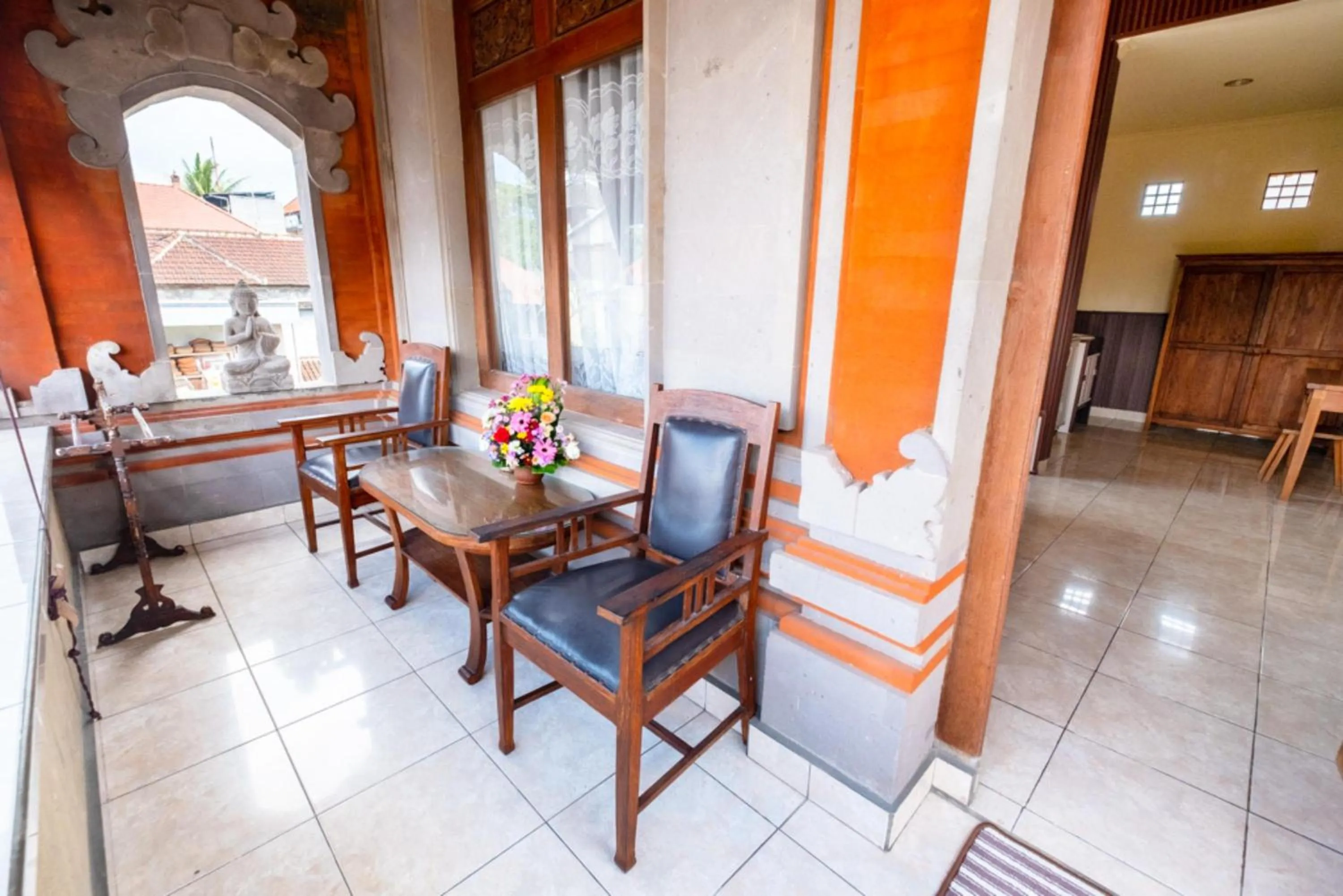 Seating area in Teba House Ubud by ecommerceloka - CHSE Certified