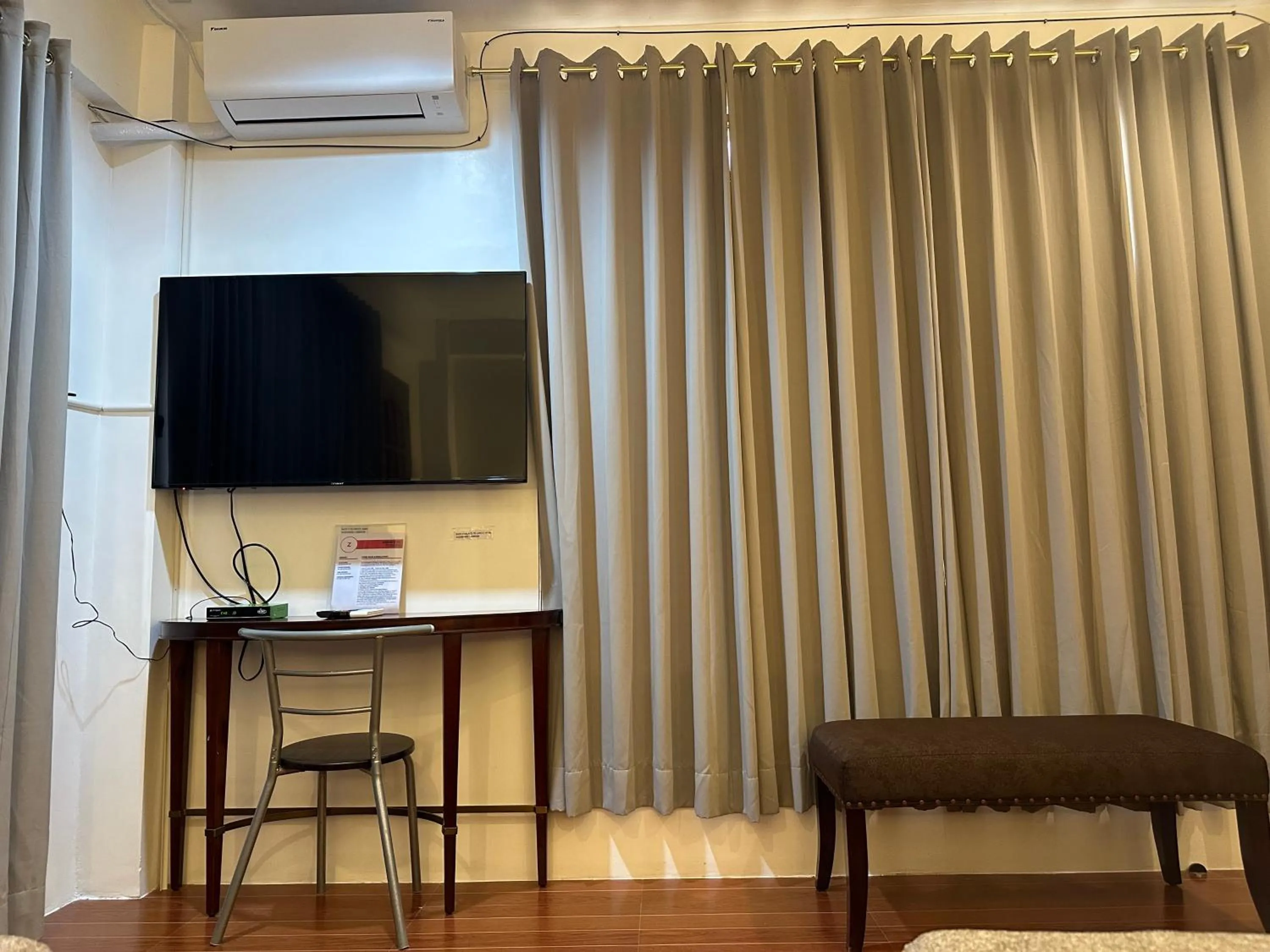 TV and multimedia in Zosimo's Inn