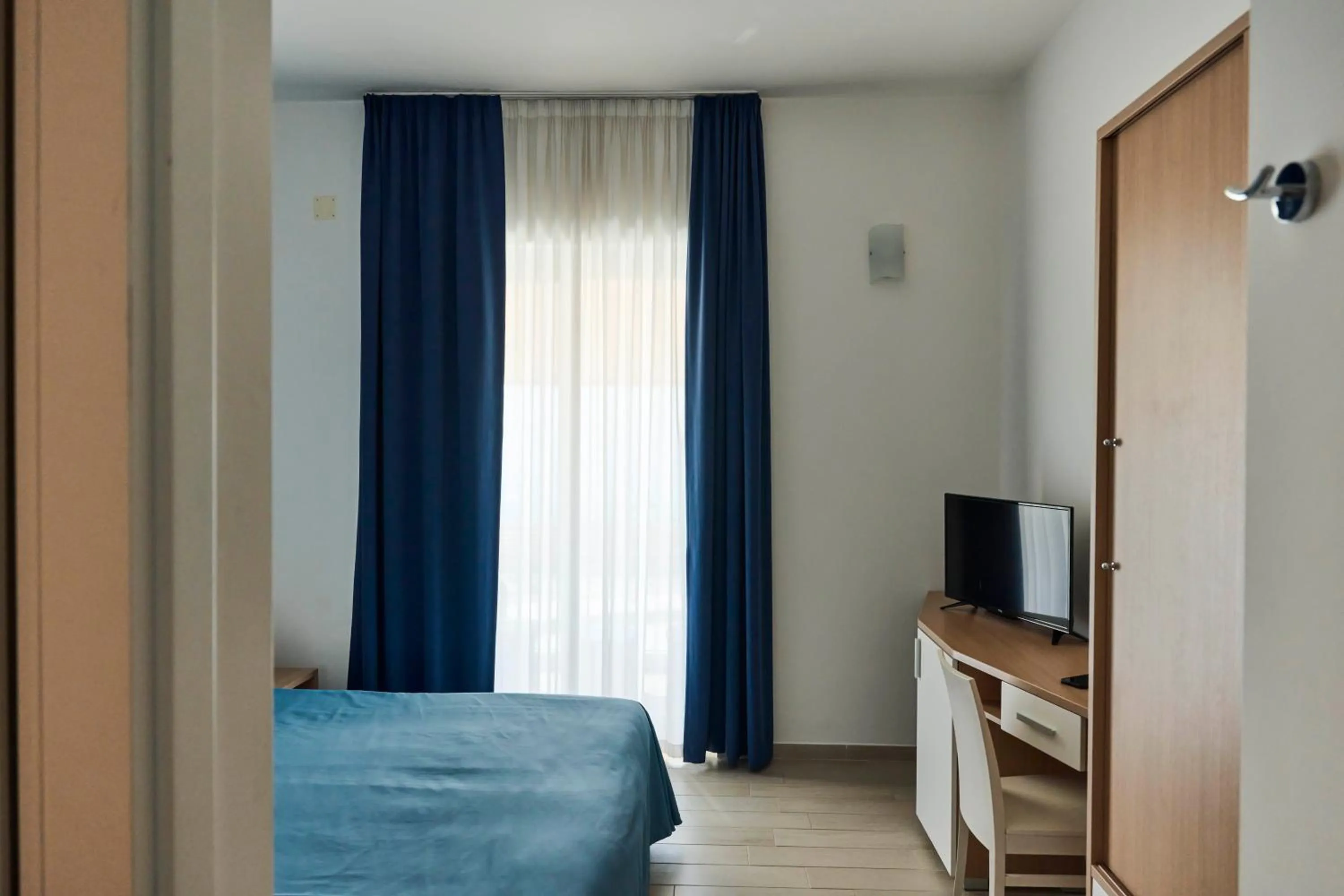 Bedroom, Bed in Ticho's Greenblu Hotel