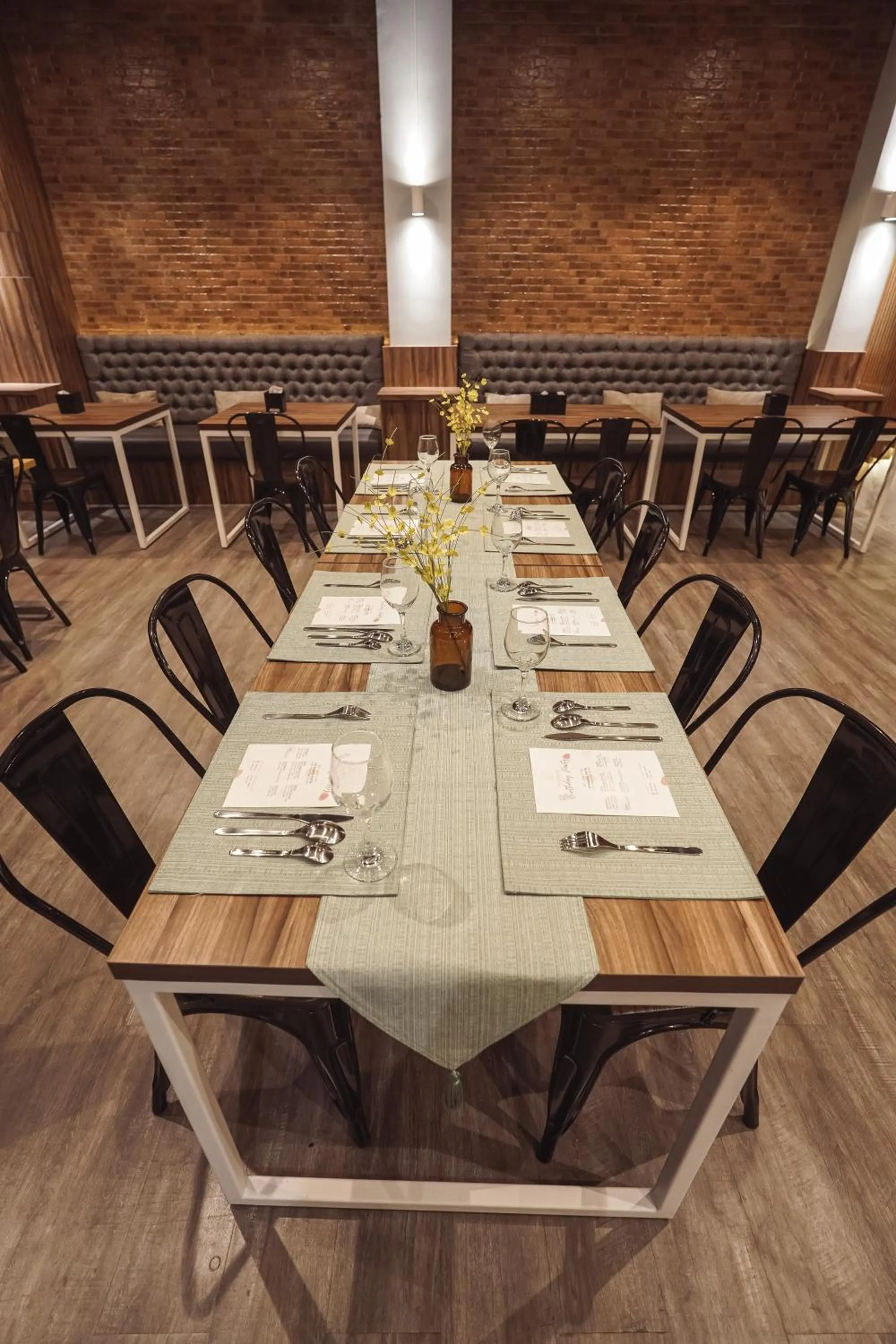 Restaurant/places to eat in Istanaku