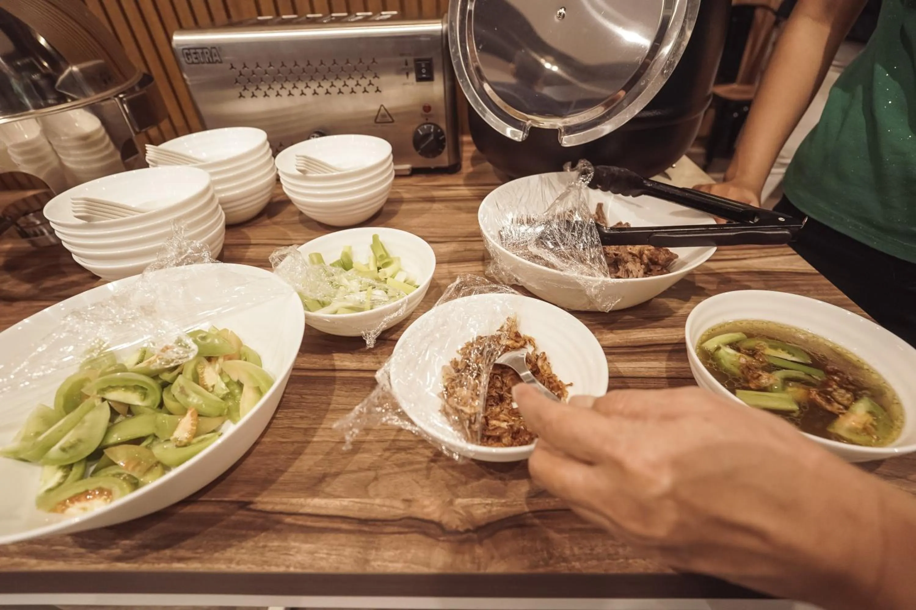 Restaurant/places to eat in Istanaku