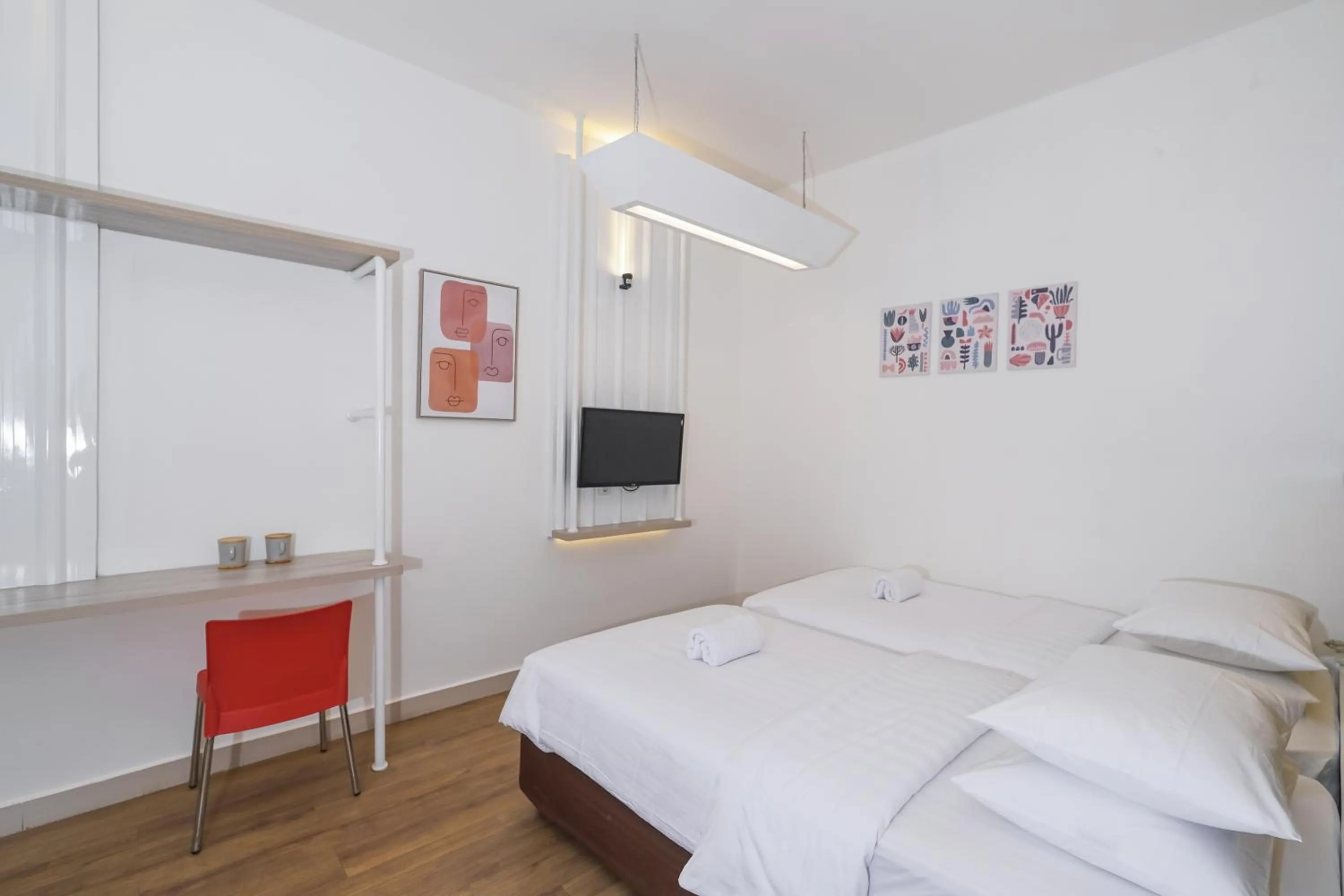 Bedroom, Bed in Istanaku