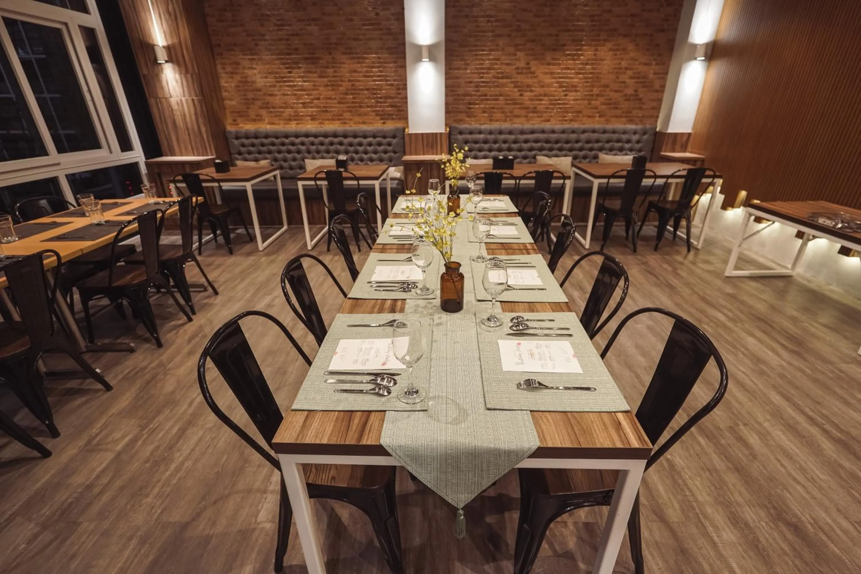 Restaurant/places to eat in Istanaku