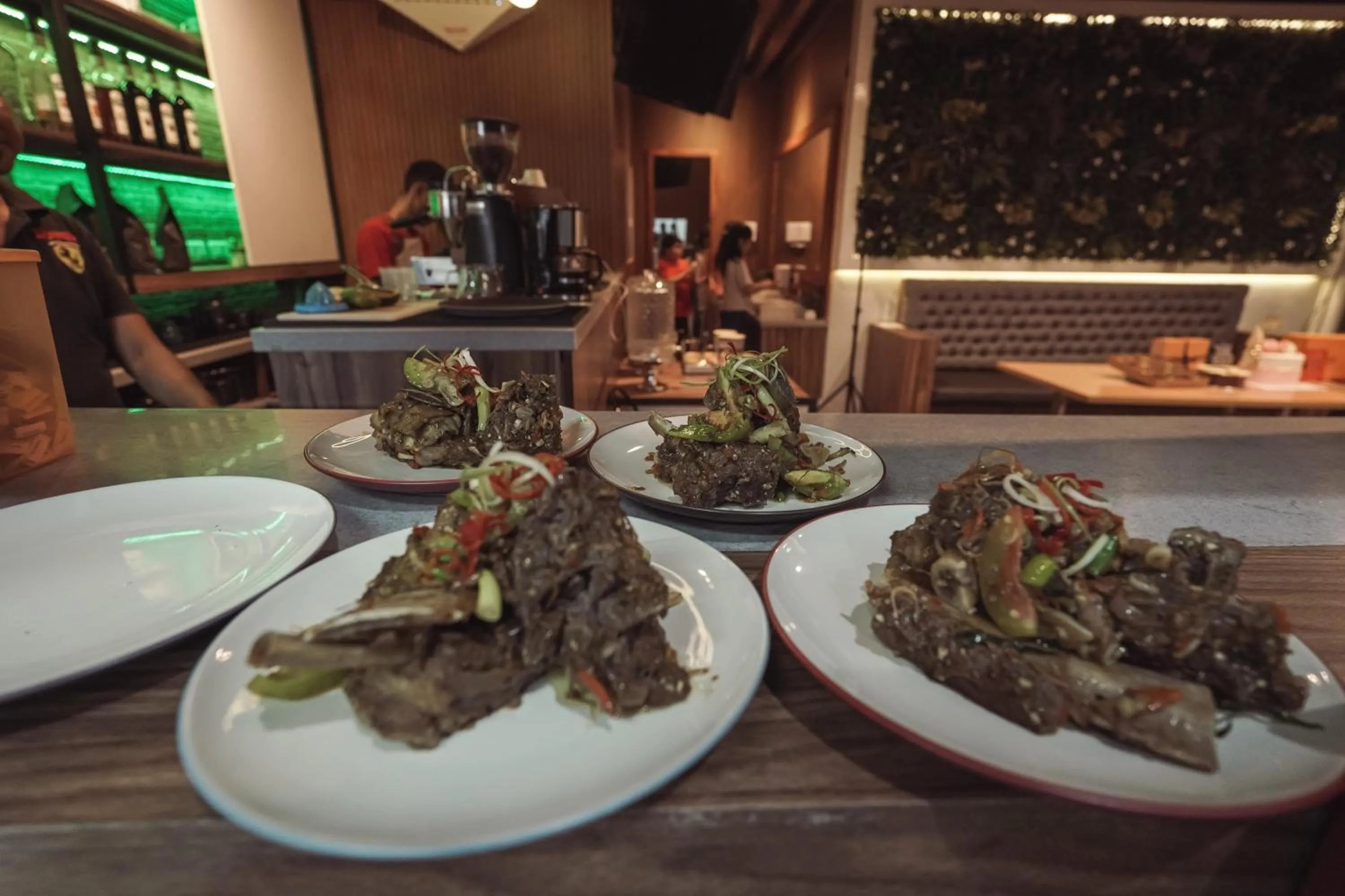 Restaurant/places to eat in Istanaku