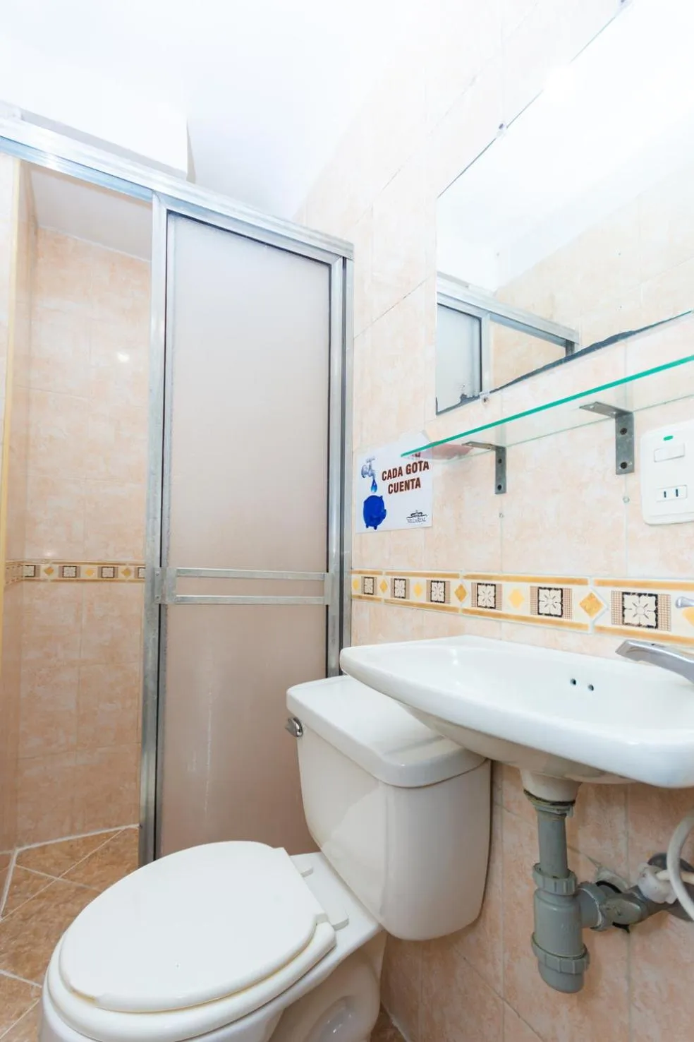 Shower in Hotel Villa Real