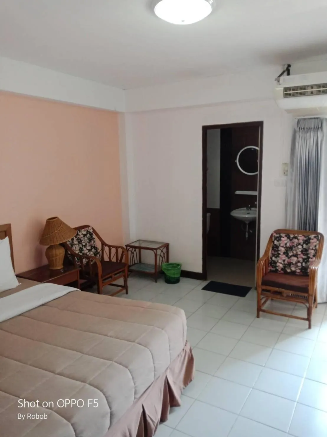 Photo of the whole room, Bed in V.I.P. House