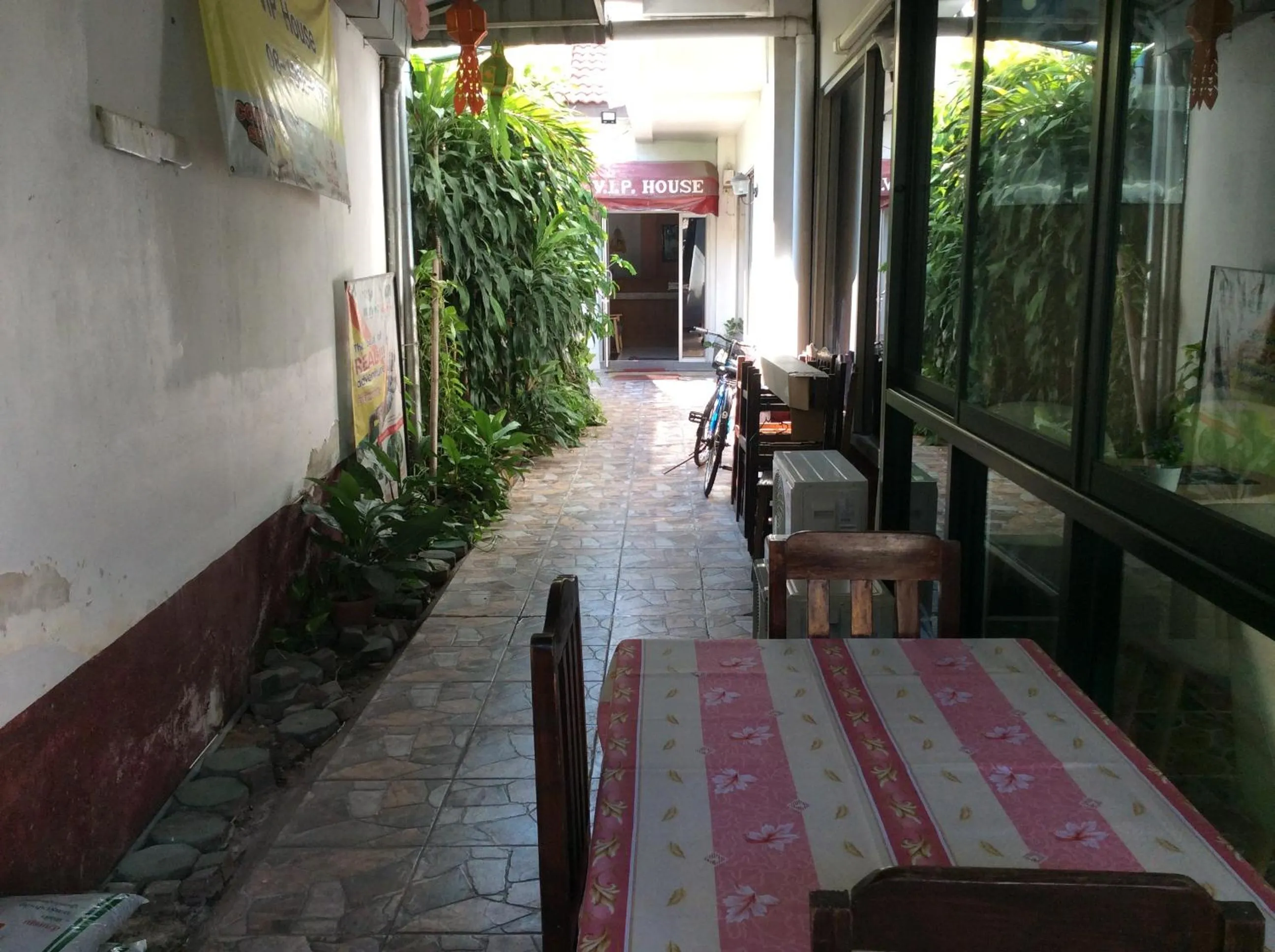 Facade/entrance in V.I.P. House