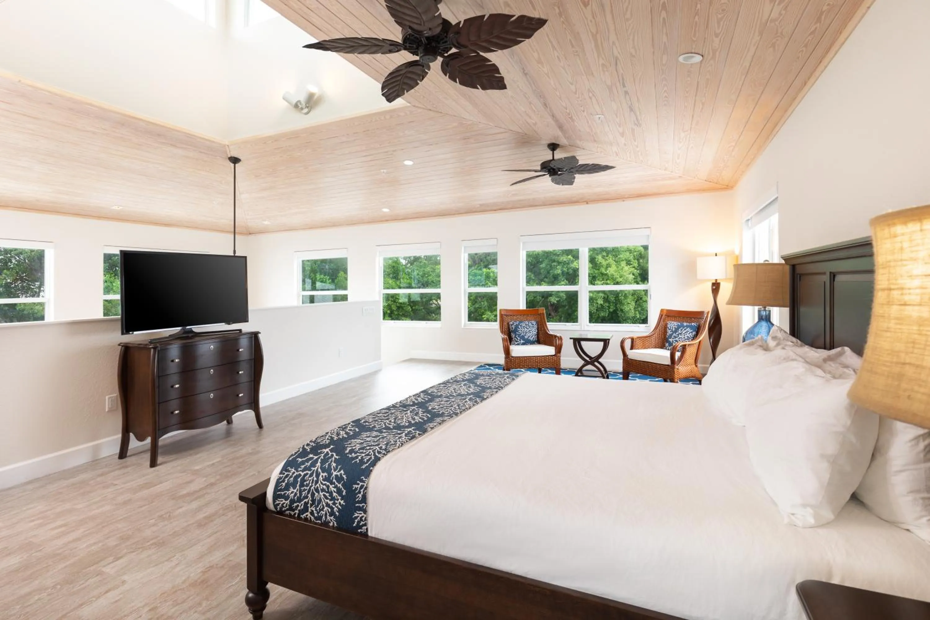 Bed in Dolphin Point Villas