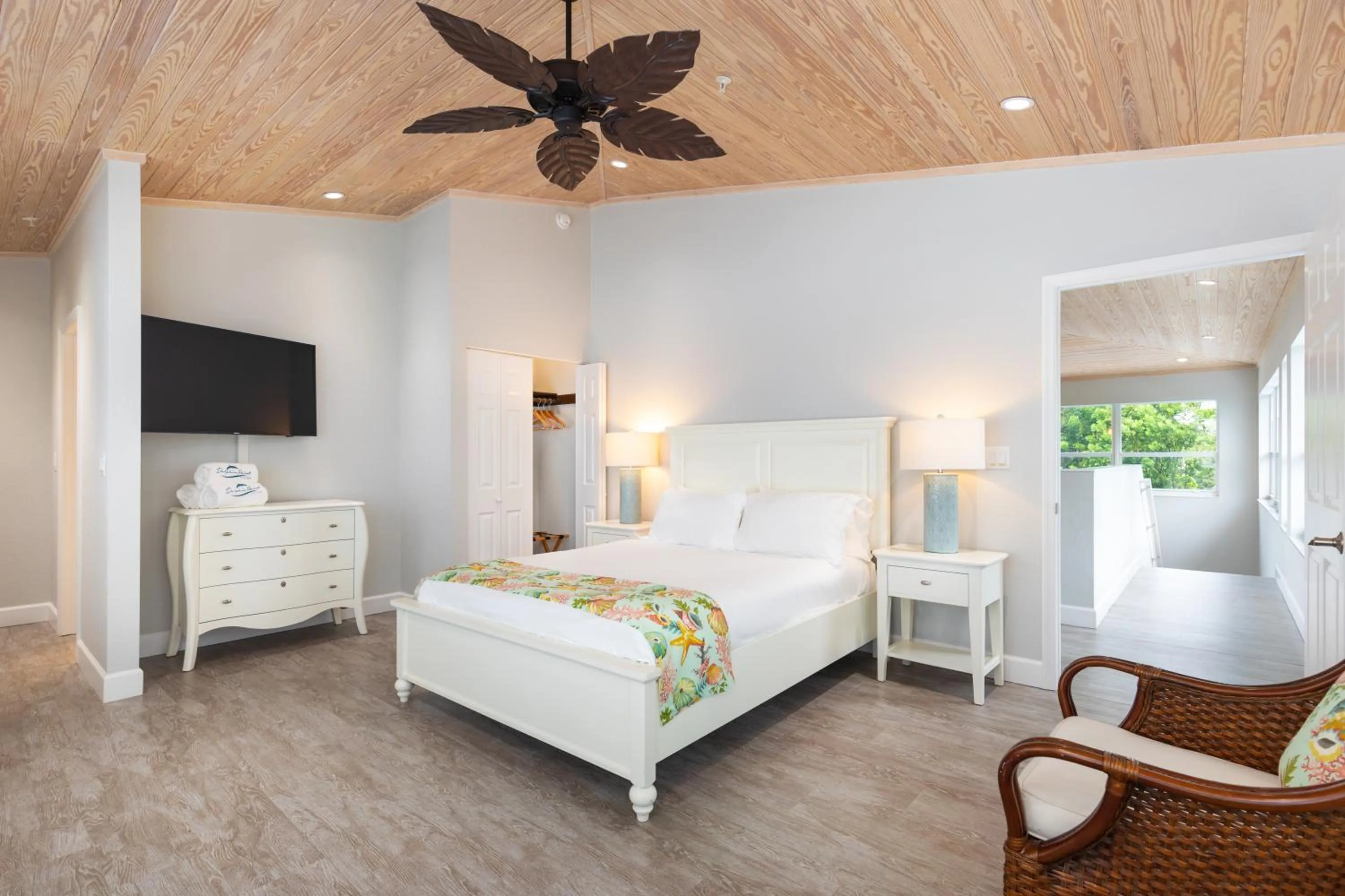 Bed in Dolphin Point Villas