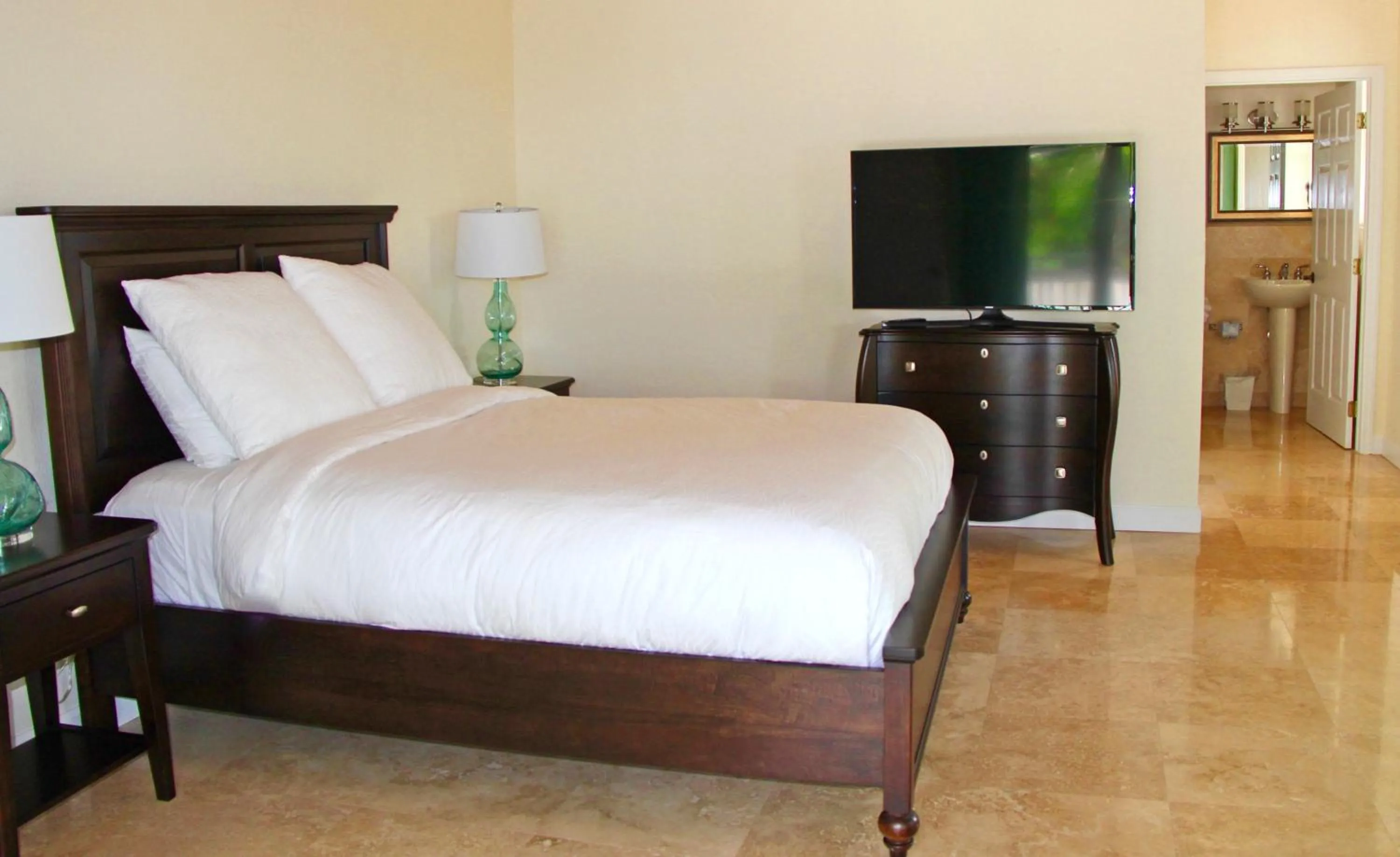 Bedroom, Bed in Dolphin Point Villas