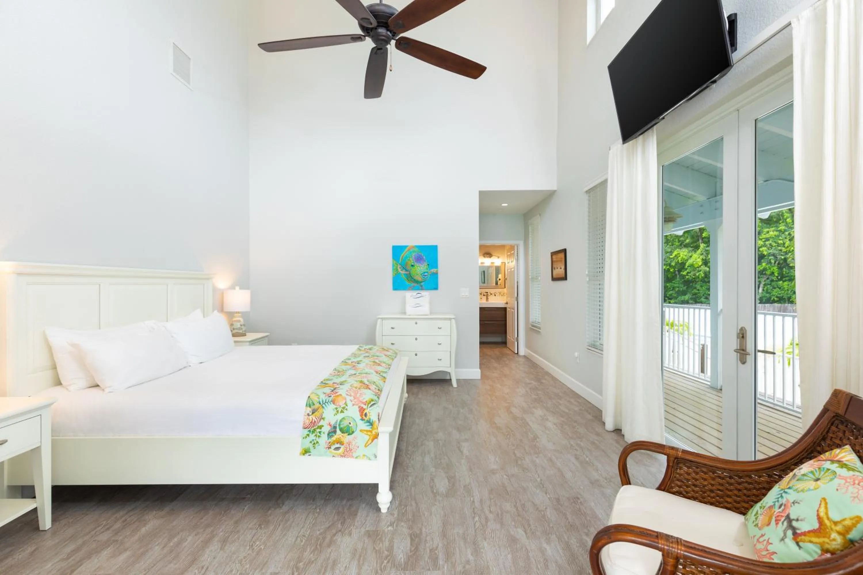Bed in Dolphin Point Villas
