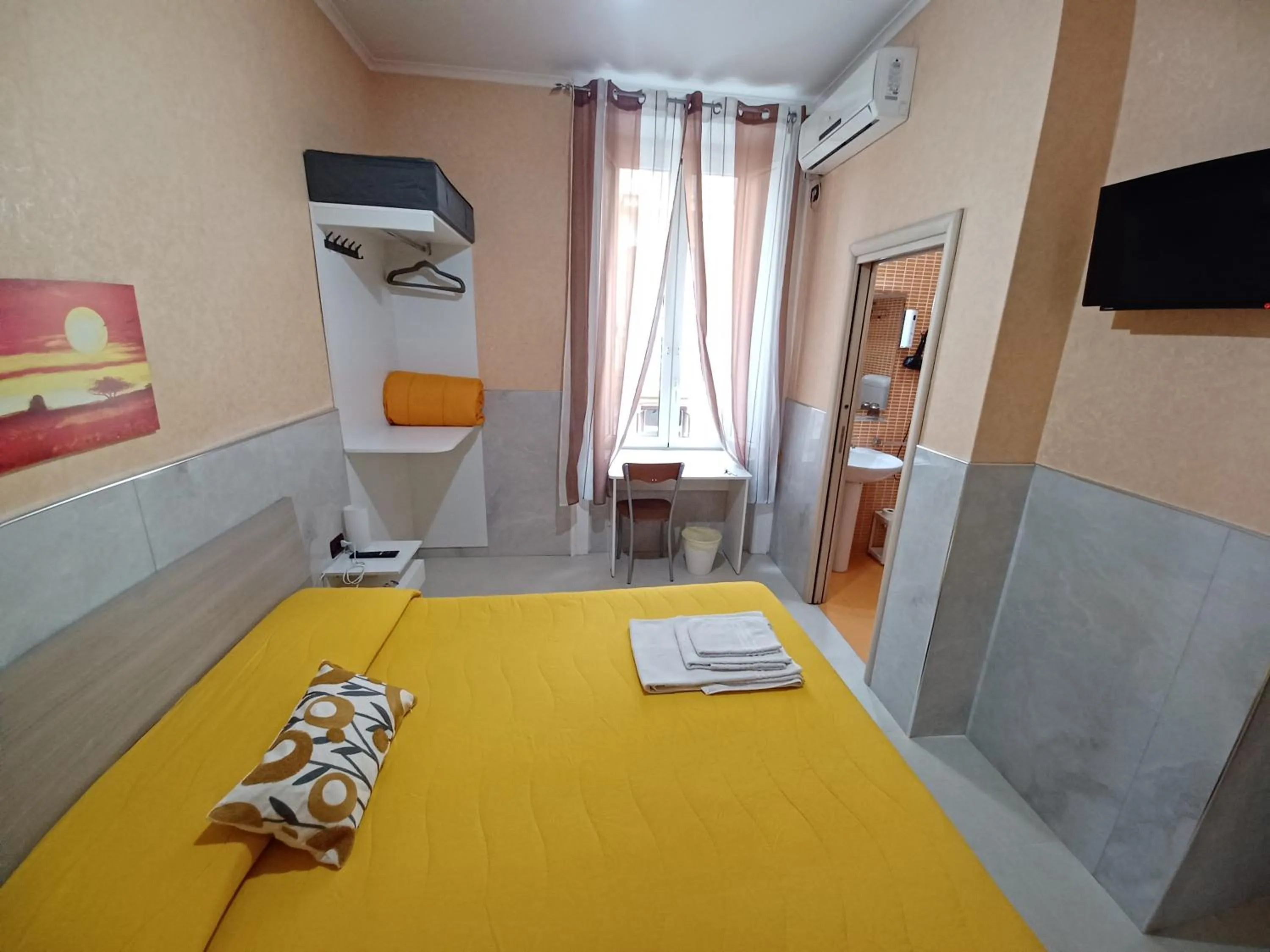 Bed in B&B Quattro Palazzi Napoli Centro
