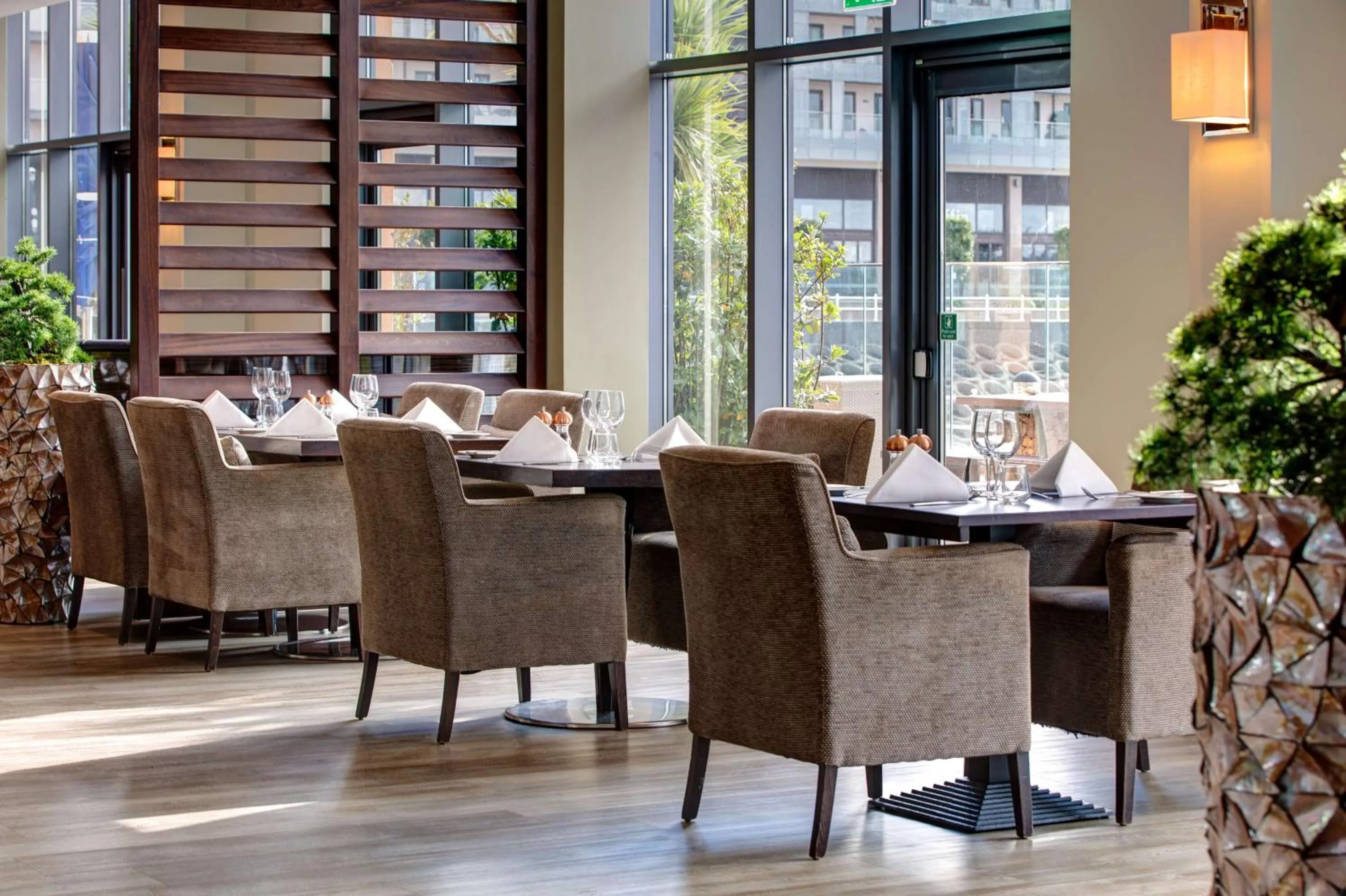 Restaurant/places to eat in Radisson Blu Waterfront Hotel, Jersey