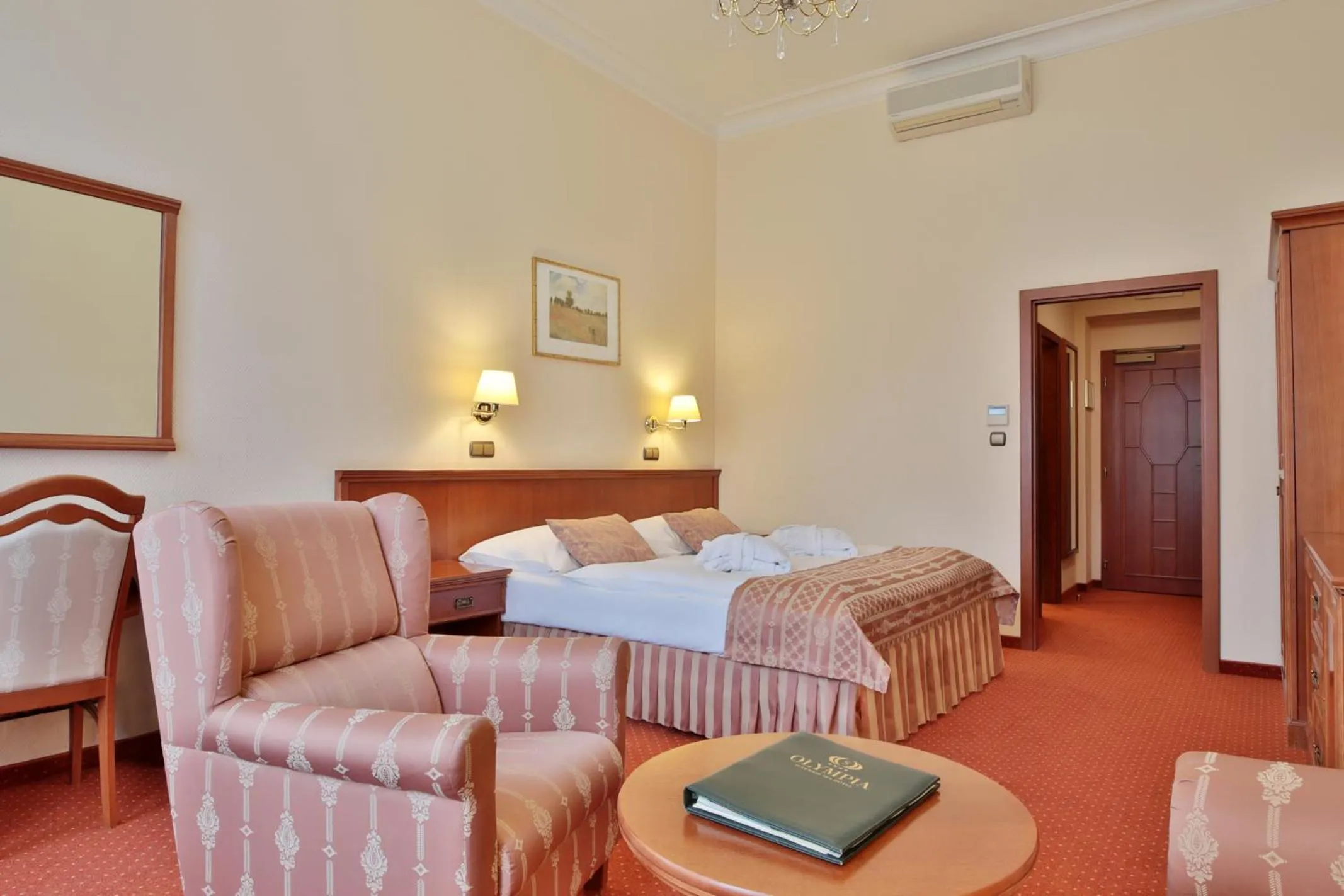 Bed in Olympia Wellness Hotel