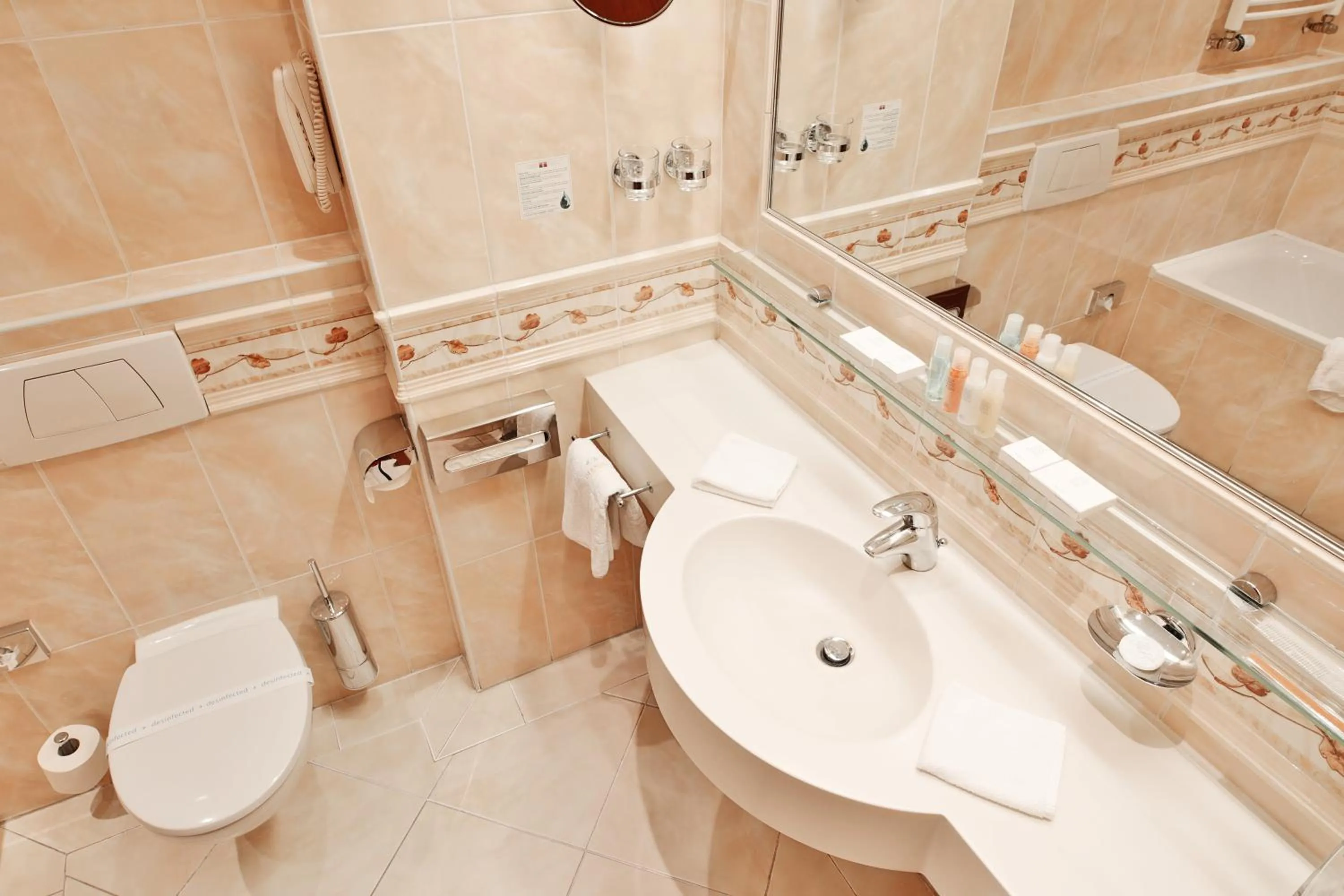 Toilet in Olympia Wellness Hotel