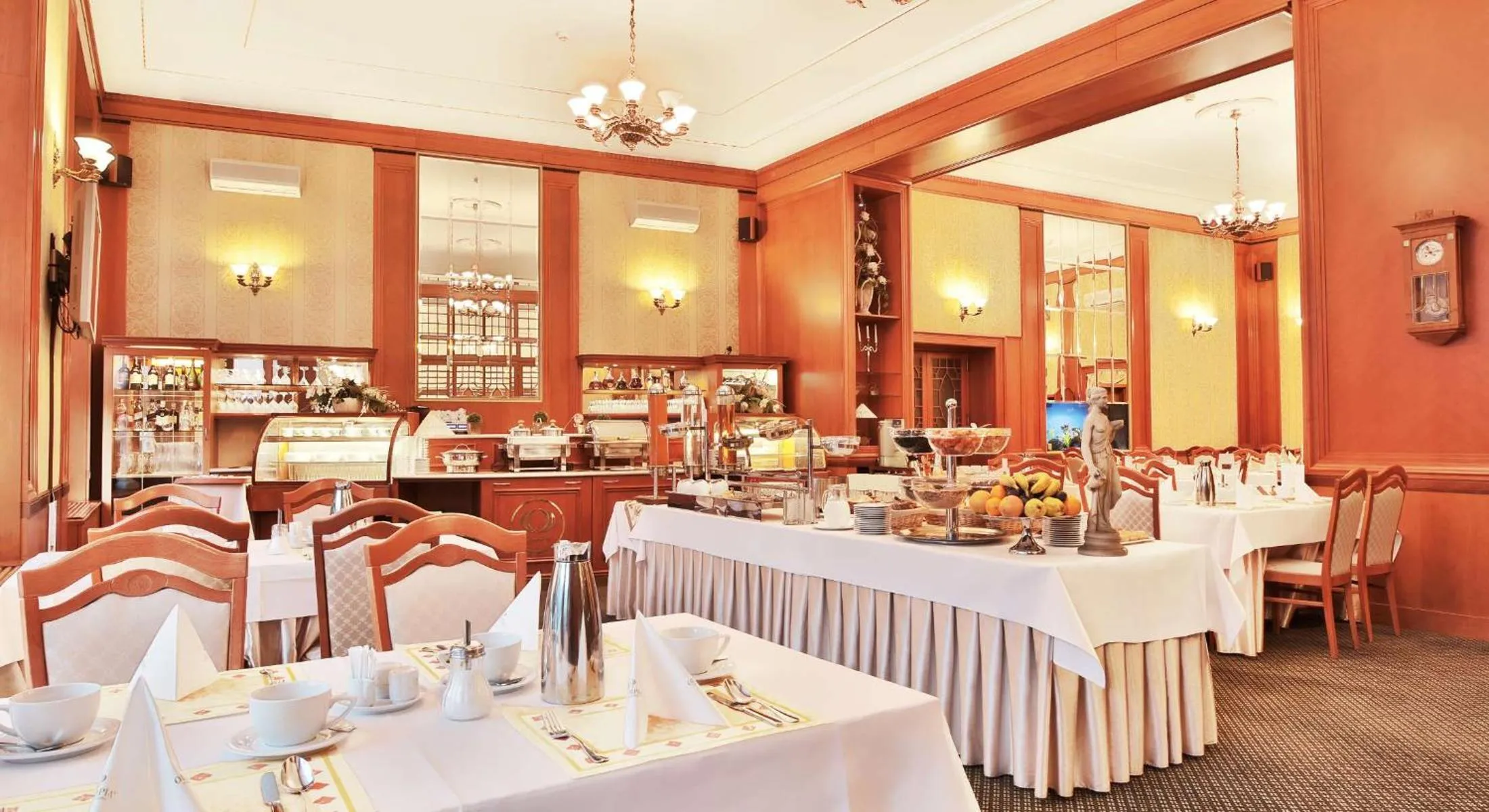 Restaurant/places to eat in Olympia Wellness Hotel