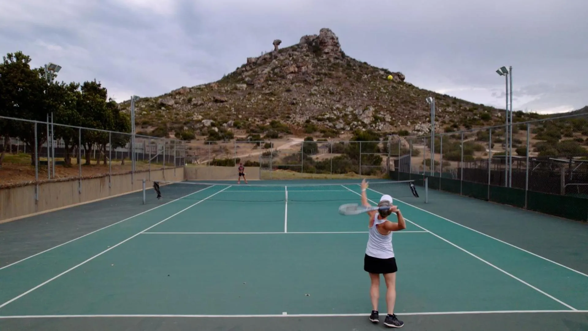 Tennis court in Botlierskop Tented Lodge